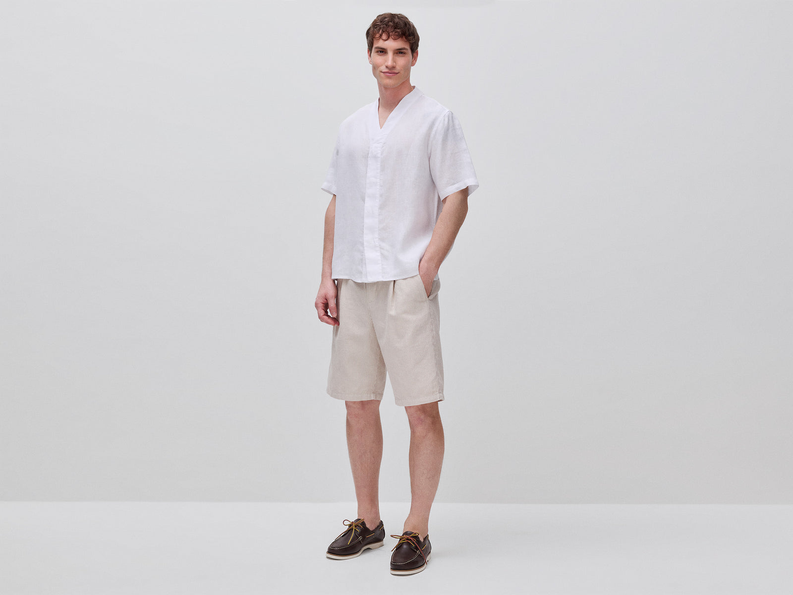Regular fit Bermuda shorts in linen blend