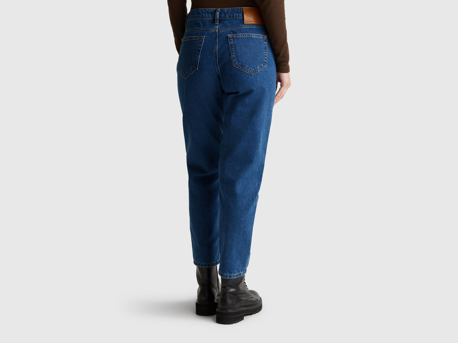 Jeans mom fit - ucb_image_B