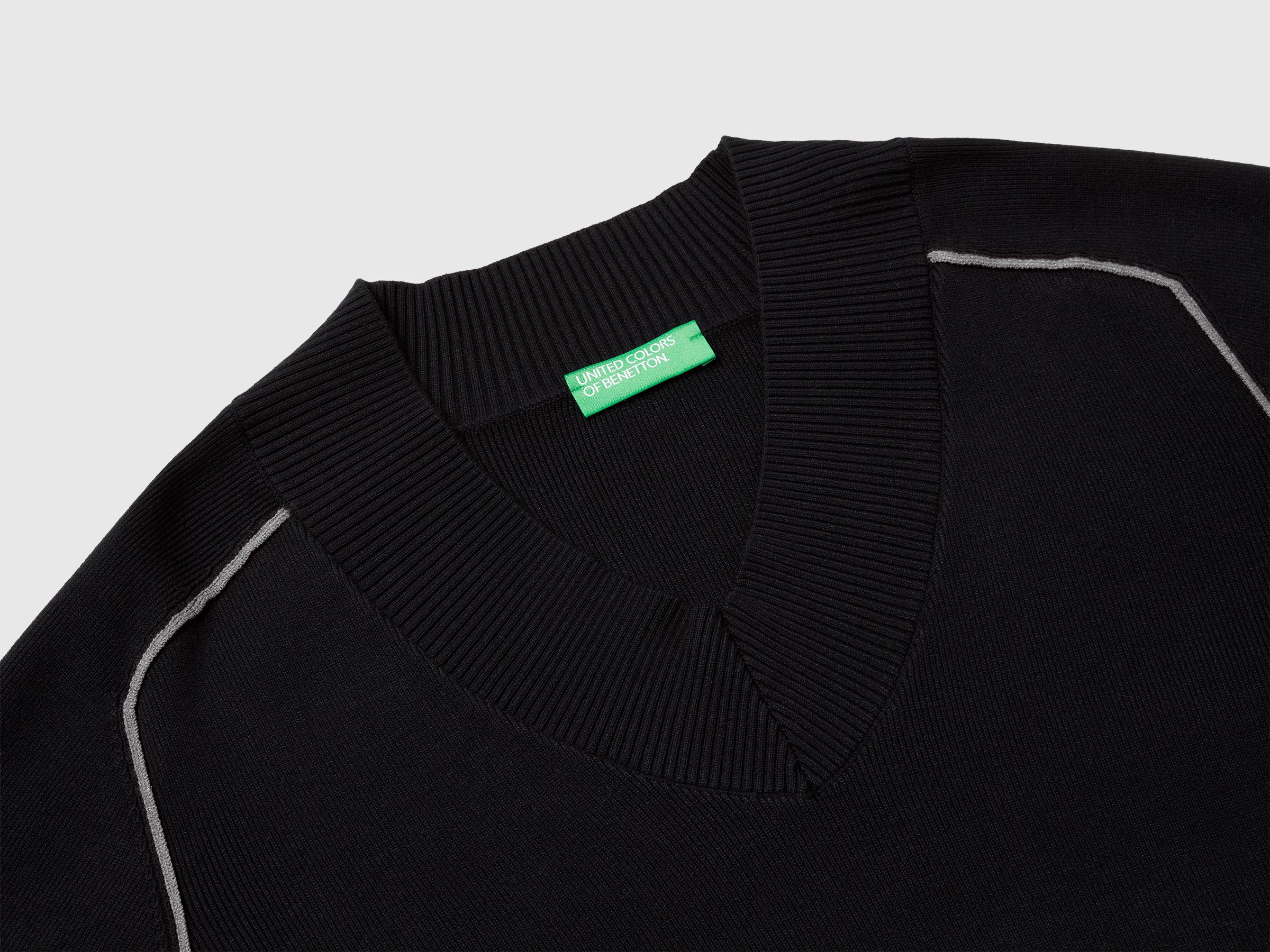 Camisola boxy fit com decote em V - ucb_image_DS1