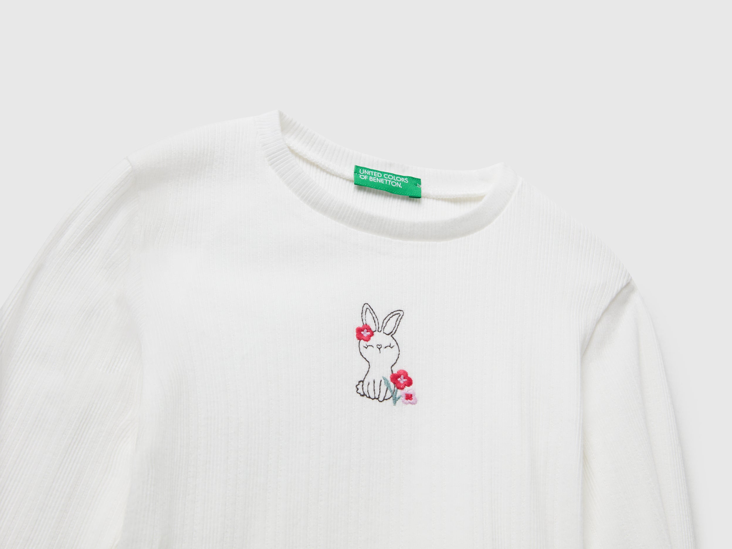 T-shirt com bordado - ucb_image_DS1