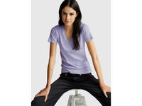 T-shirt em algodão puro com decote em V - ucb_image_FY