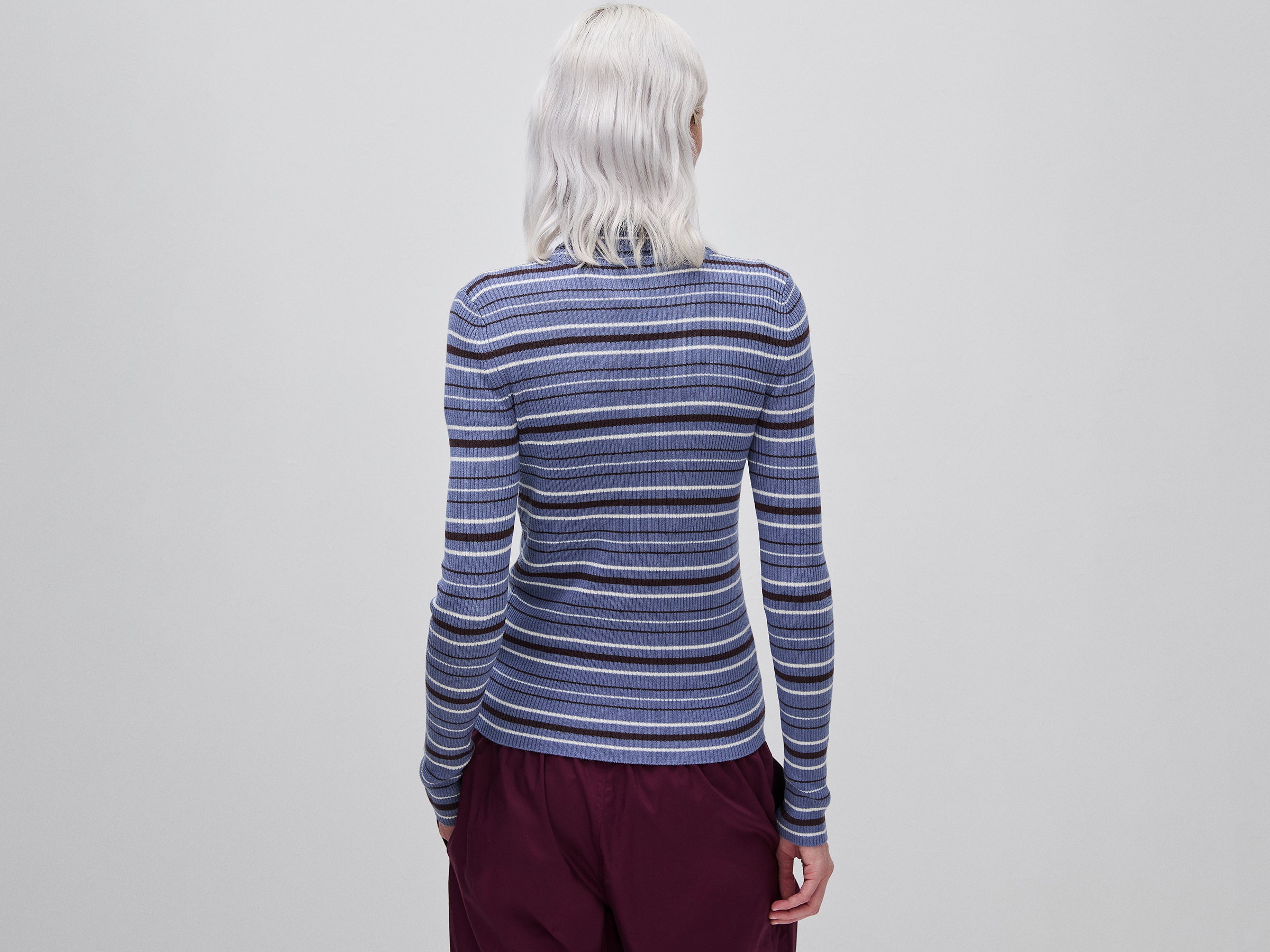 Camisola de gola alta canelada em mistura de seda e lã - ucb_image_B