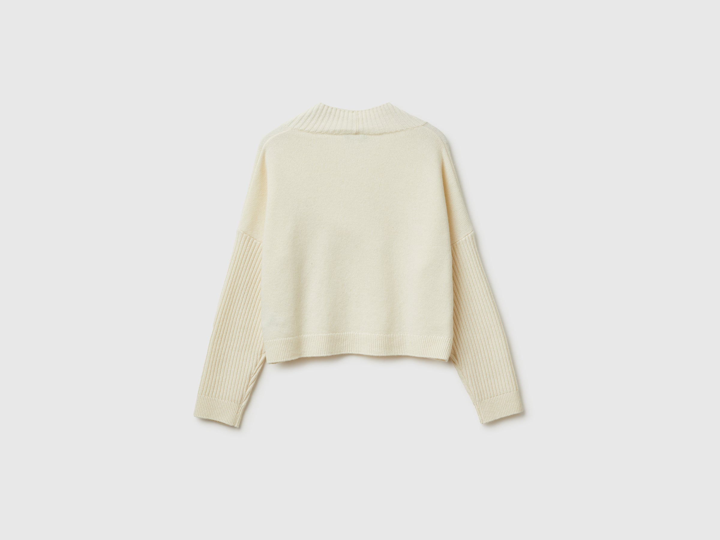 Camisola boxy fit com decote em V - ucb_image_BS