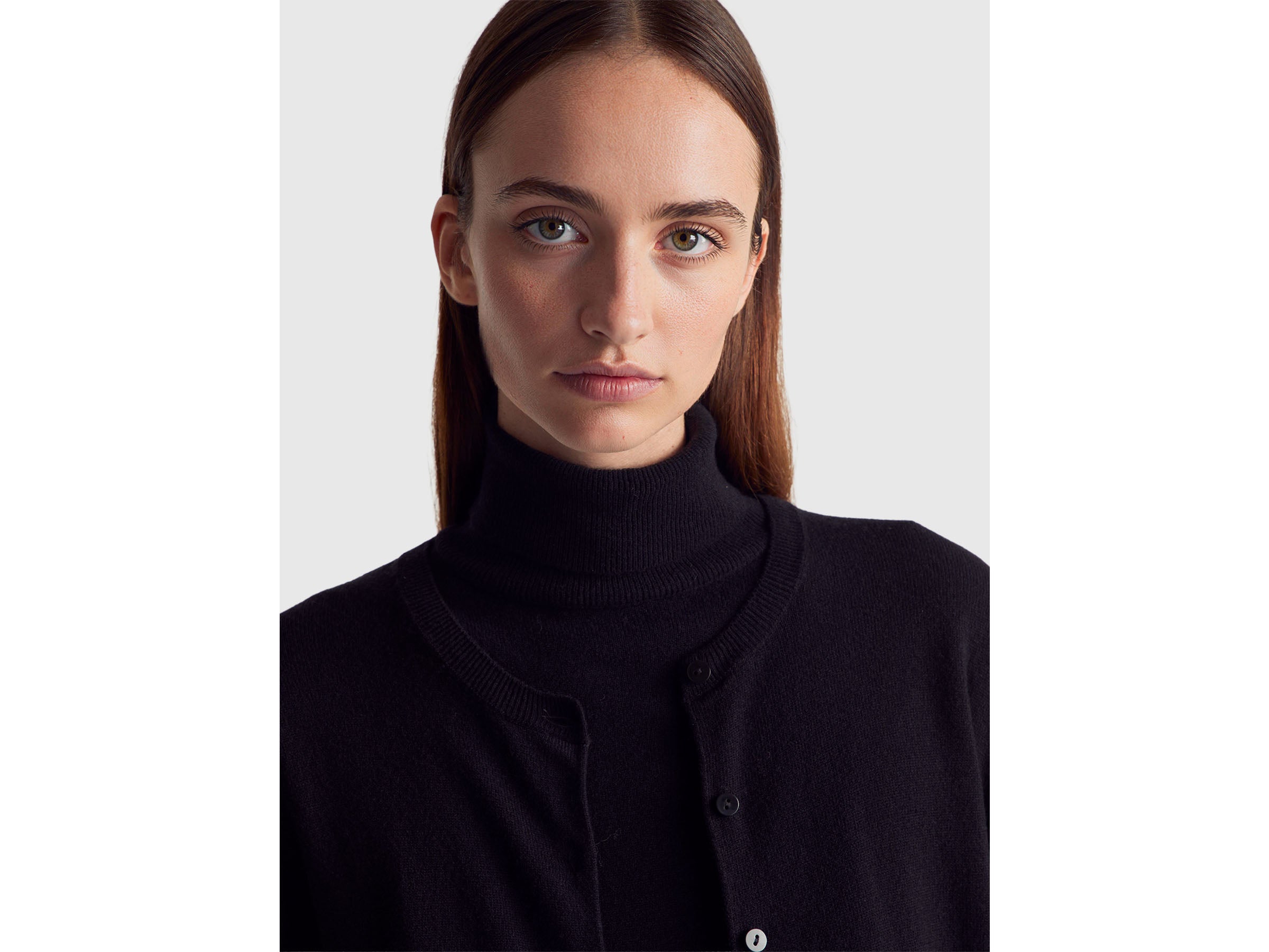 Black crew neck cardigan in pure Merino wool - ucb_image_FY