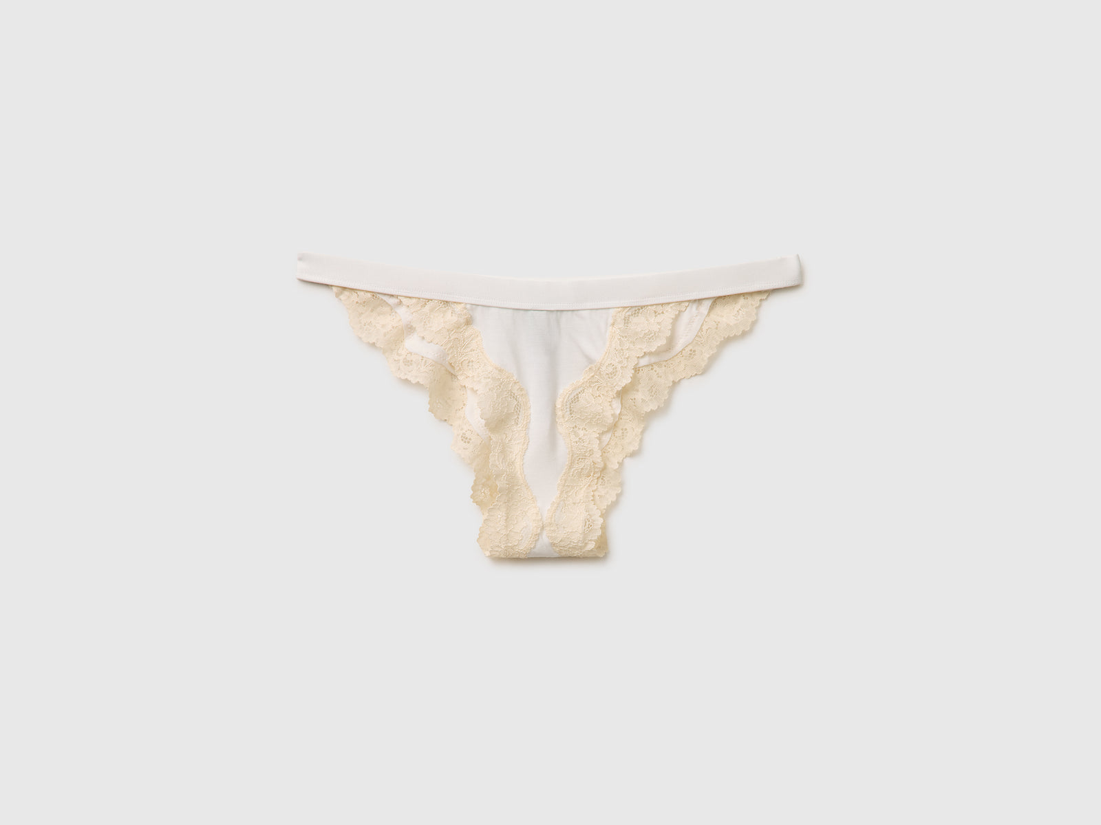 Low-cut briefs in silk blend with lace - ucb_image_FS