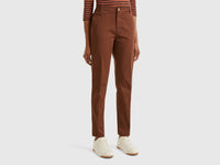 Chinos slim fit em algodão marrom escuro - ucb_image_F