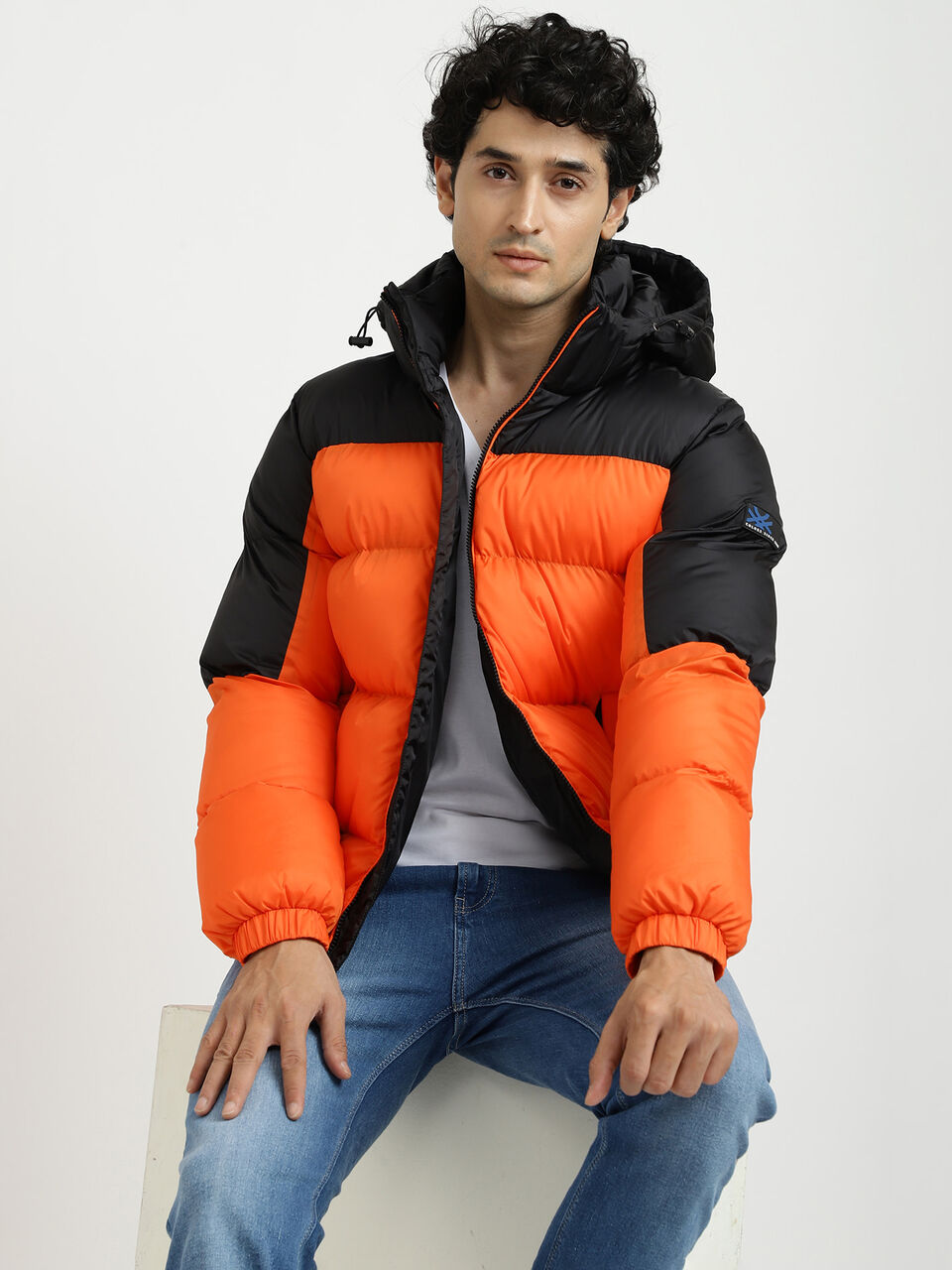 CONTRAST PANEL HEAVY PUFFER JACKET image number null