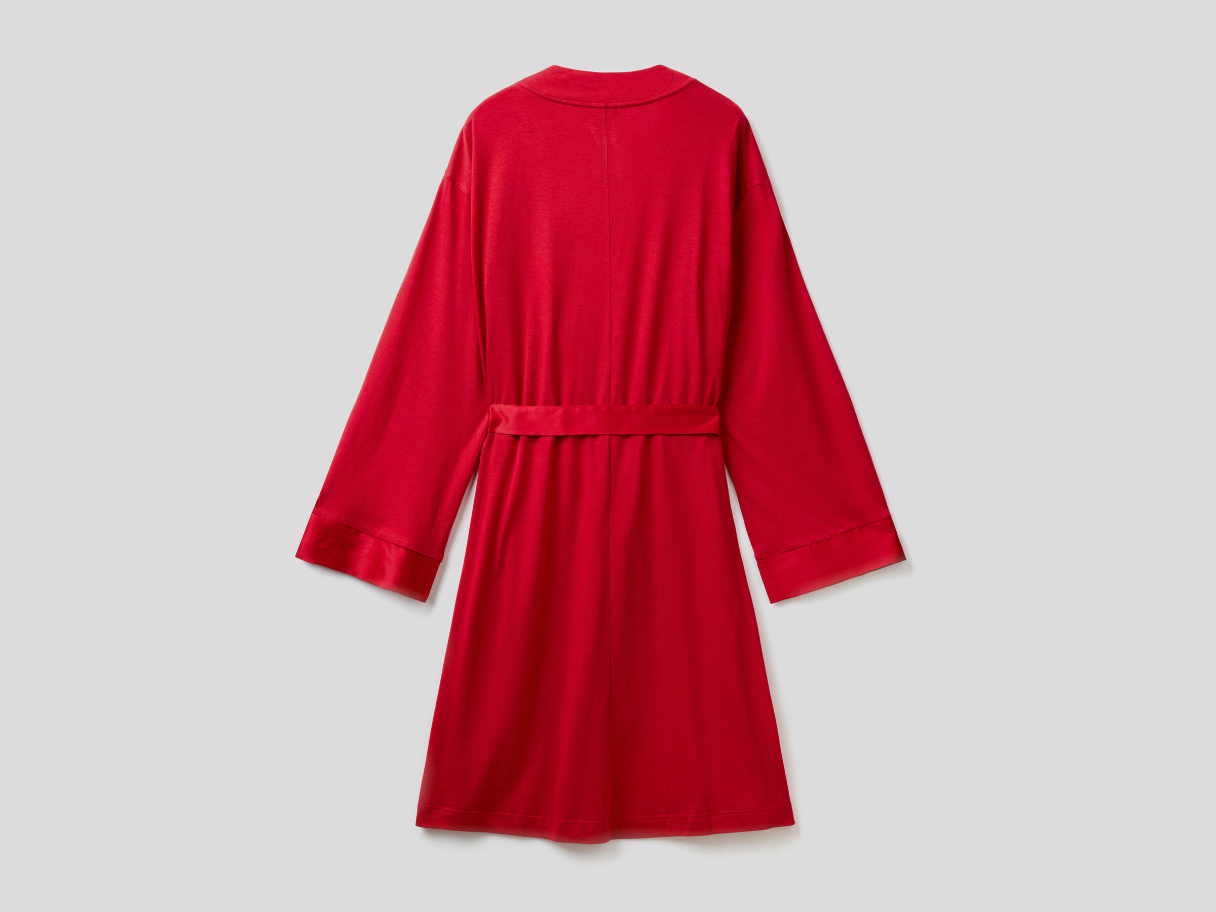 Criss-cross dressing gown image number 4