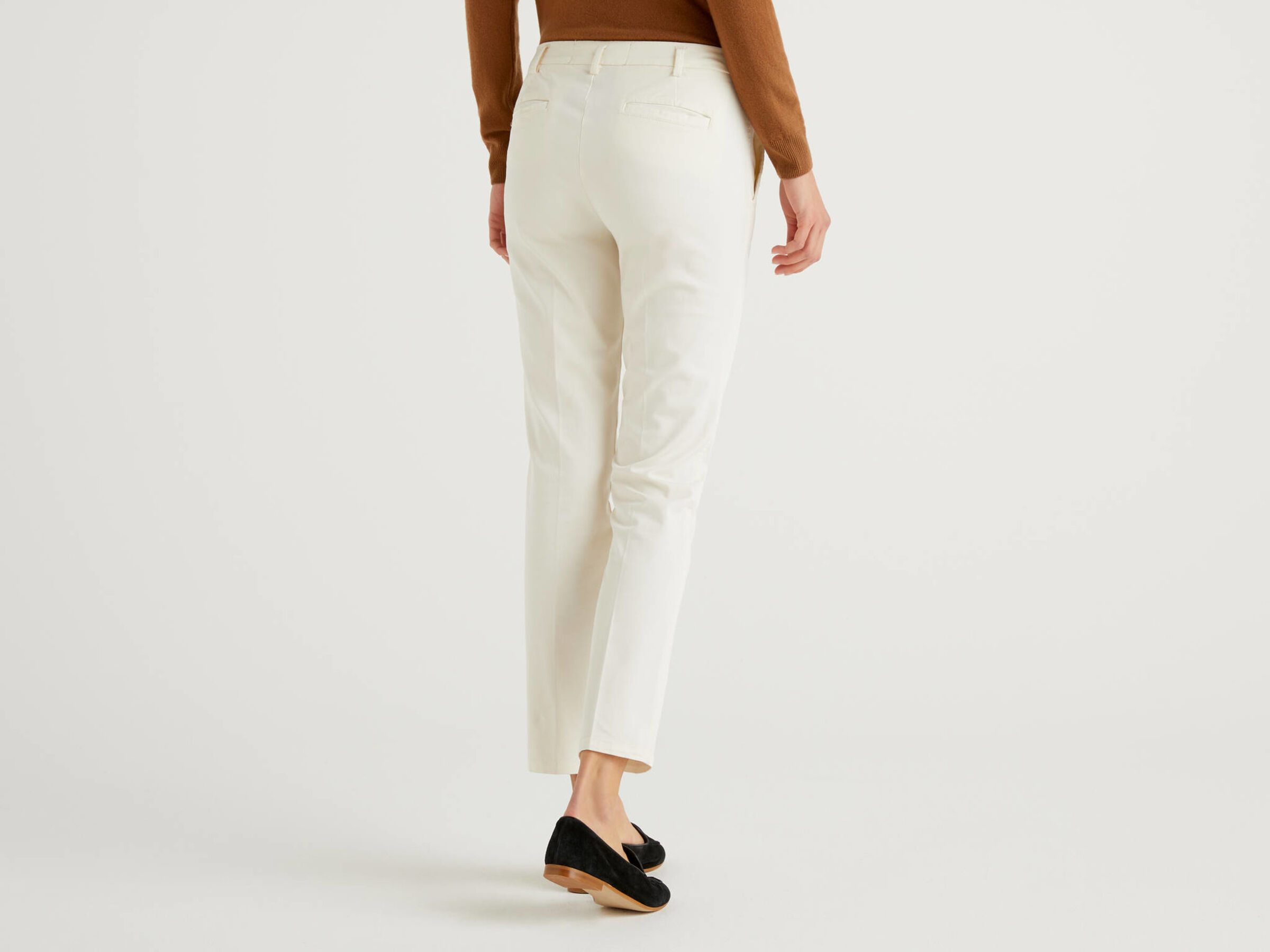 chinos cream