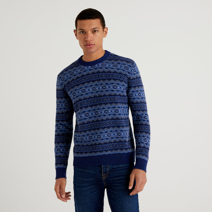 Sweater with jacquard knit