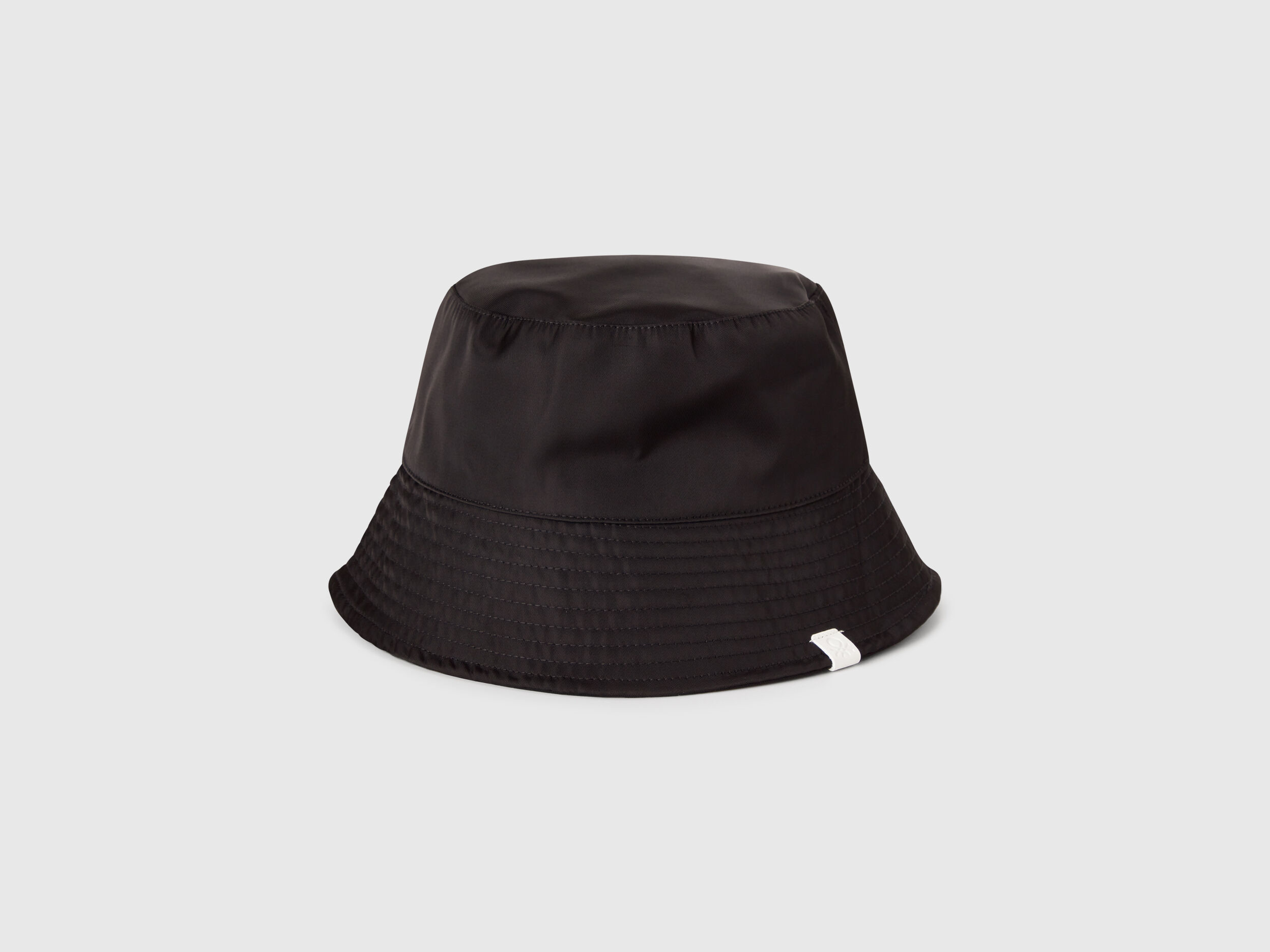 Reversible bucket-style hat - Black | Benetton