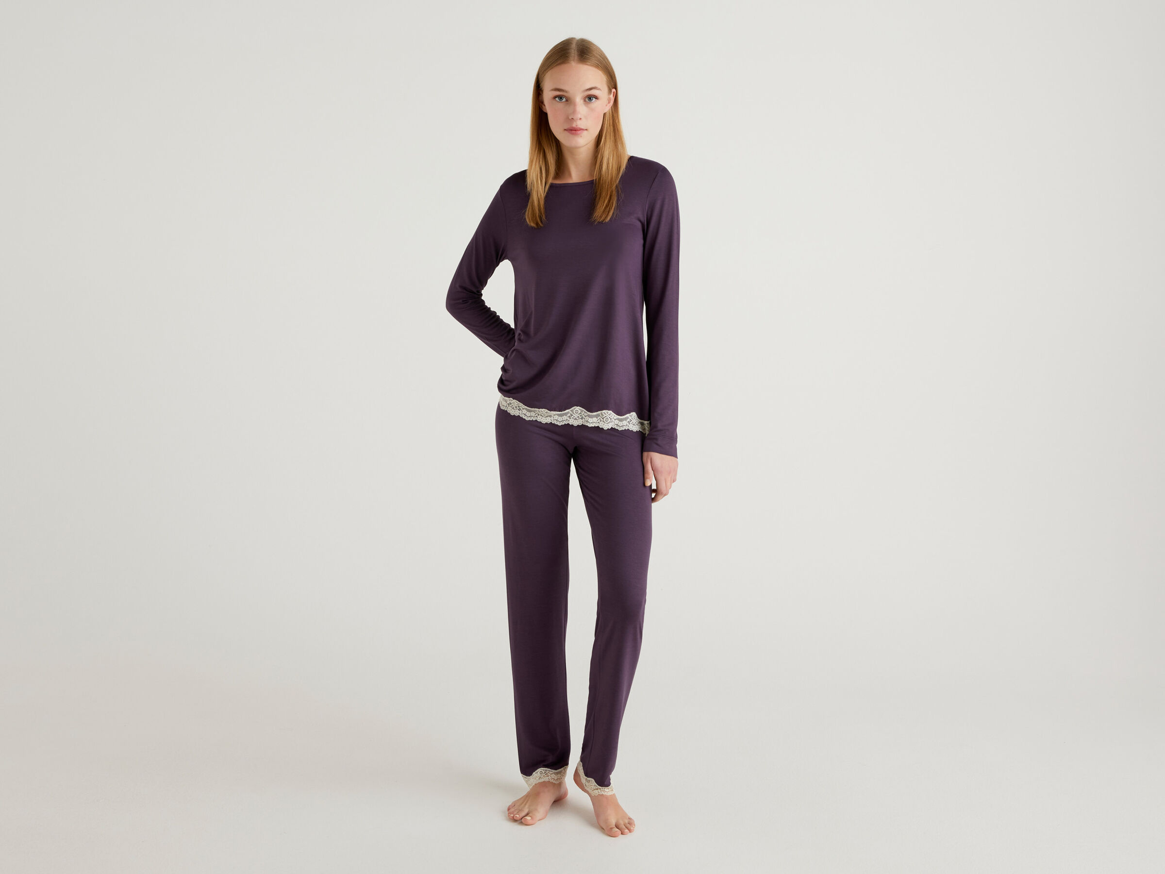 T-shirt in sustainable stretch viscose blend image number 3
