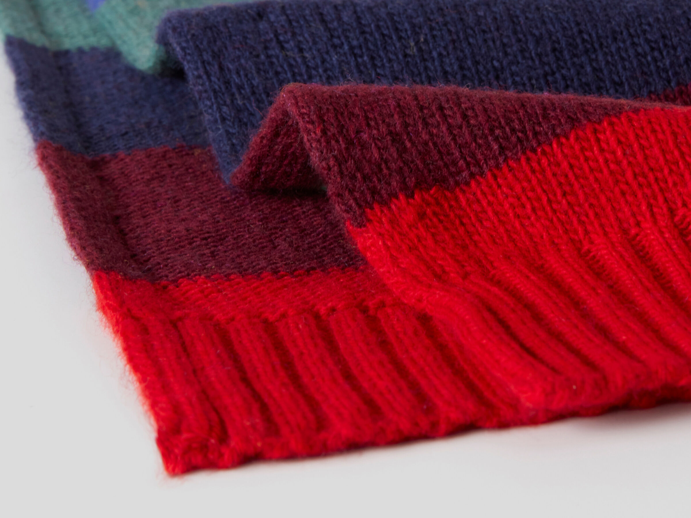 Striped scarf in recycled wool blend image number 2