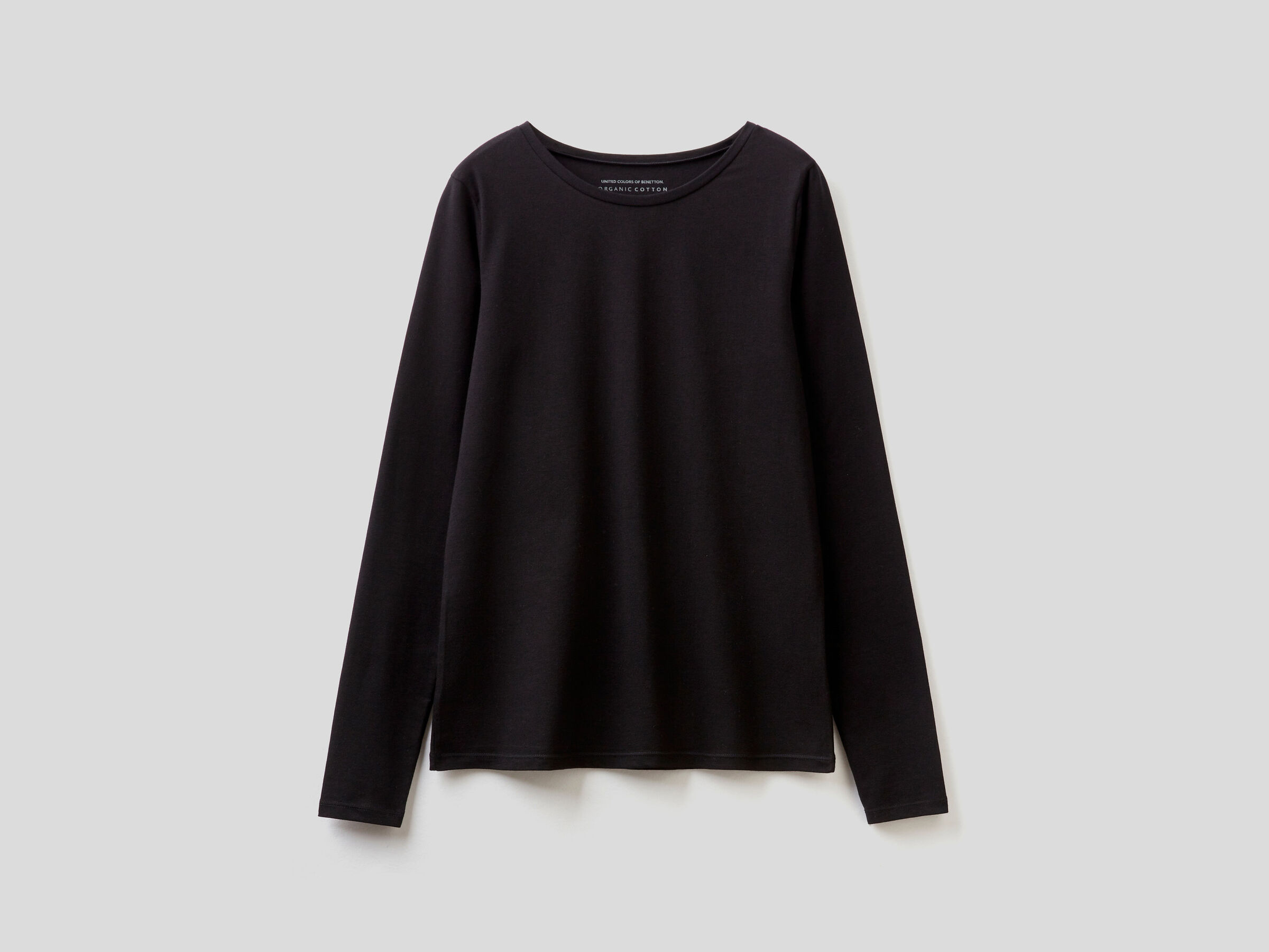 Long sleeve super stretch t-shirt image number 4