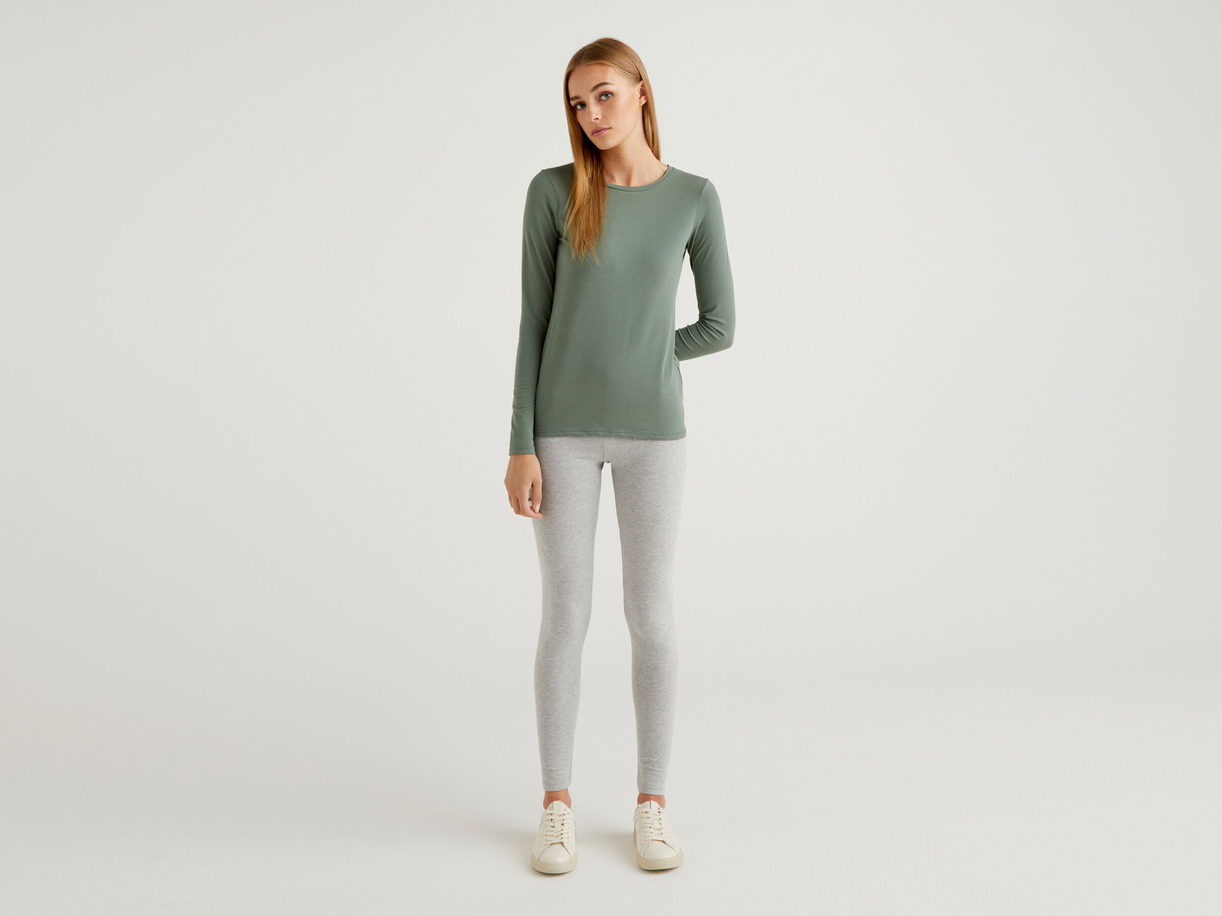Long sleeve super stretch t-shirt image number 3