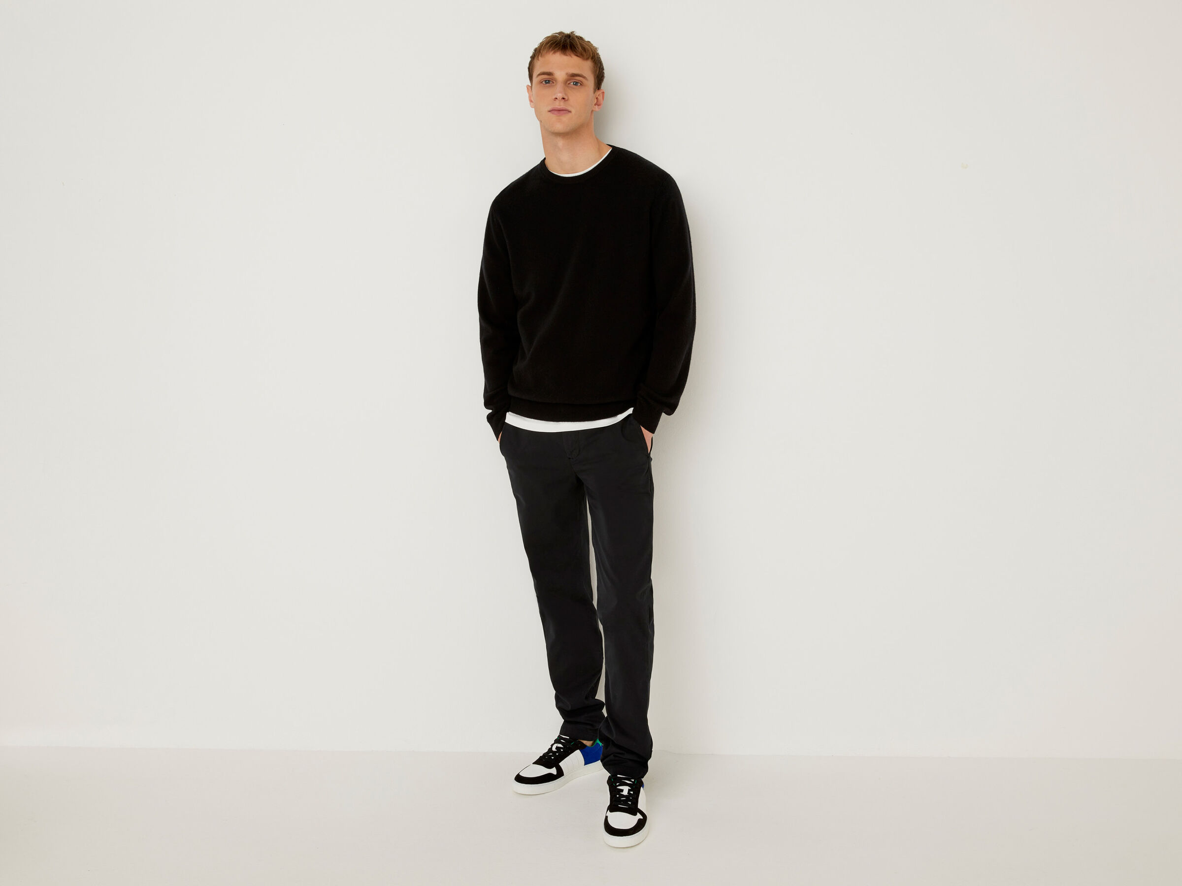 Crew neck sweater in pure virgin wool image number 3