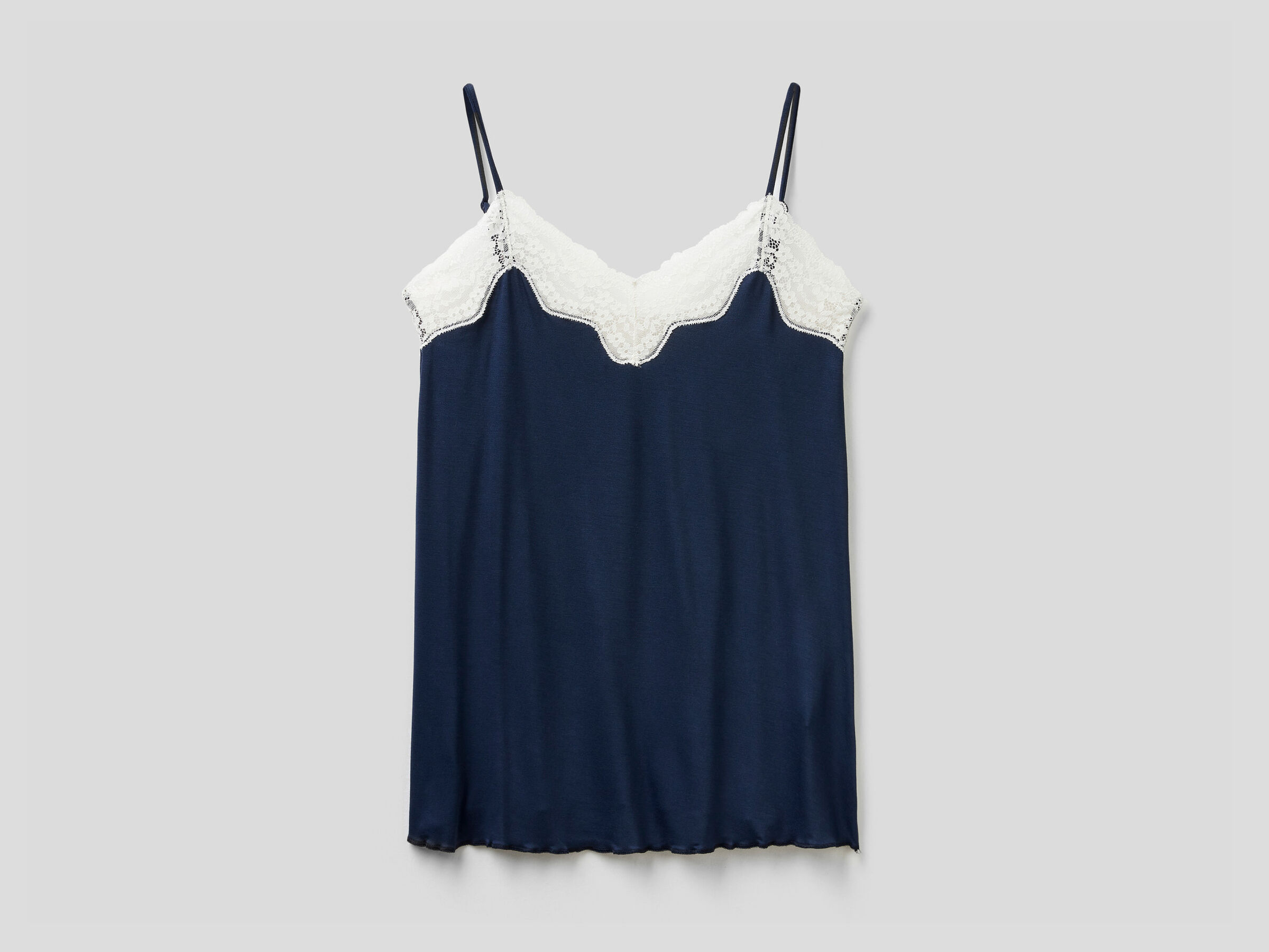 Flowy tank top with lace image number 4