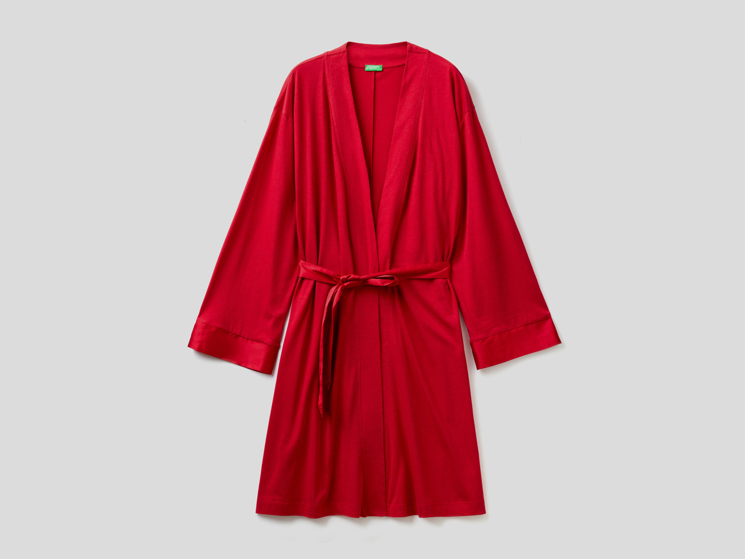Criss-cross dressing gown image number 3