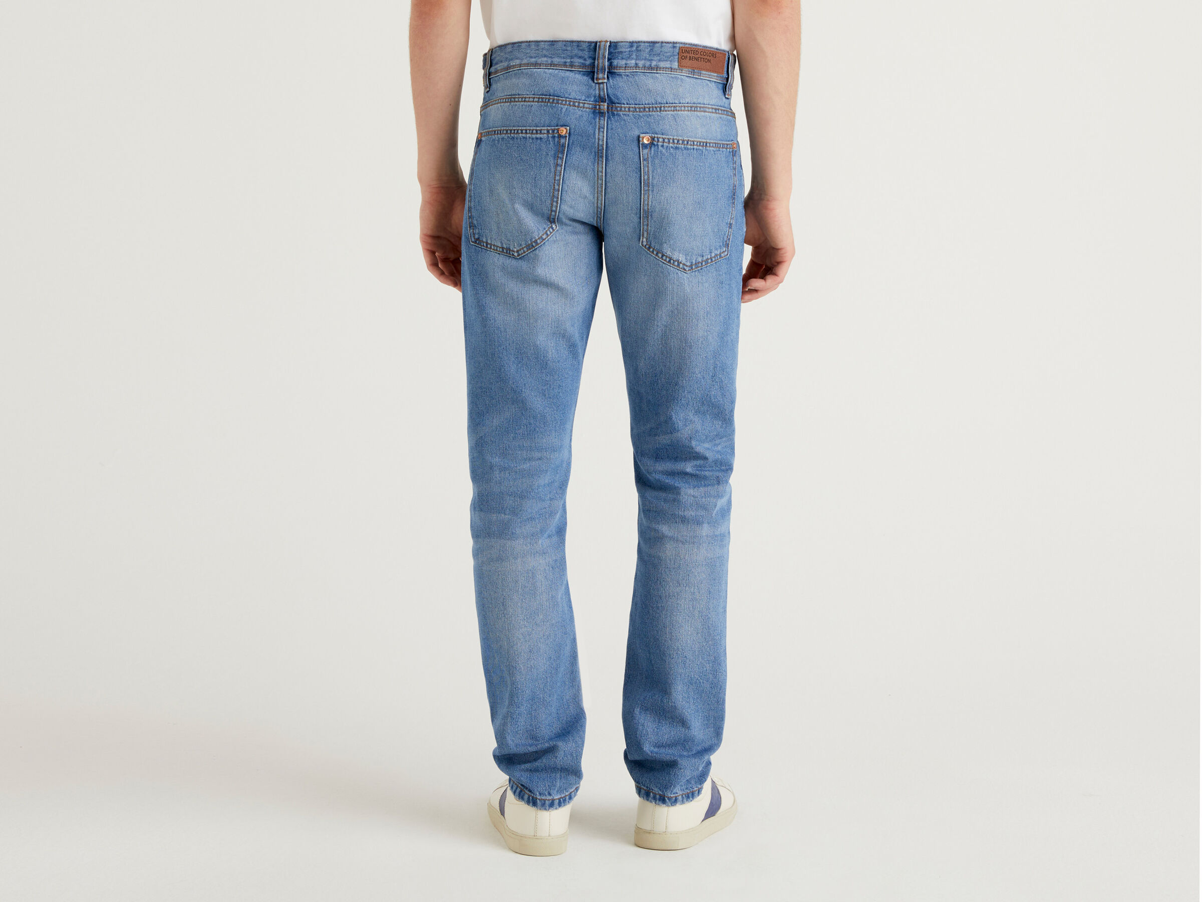 Straight leg 100% cotton jeans image number 2