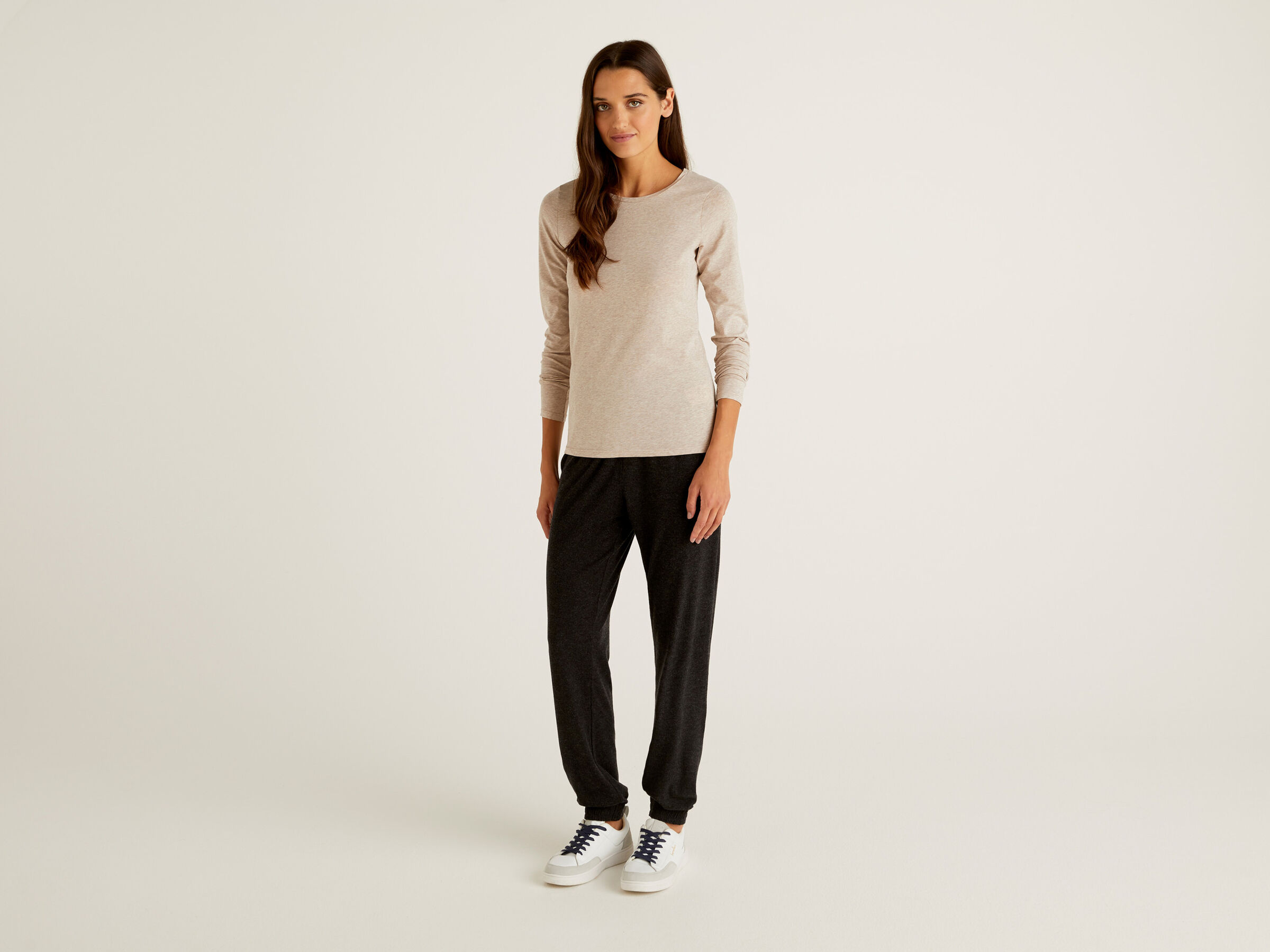 Long sleeve super stretch t-shirt image number 3