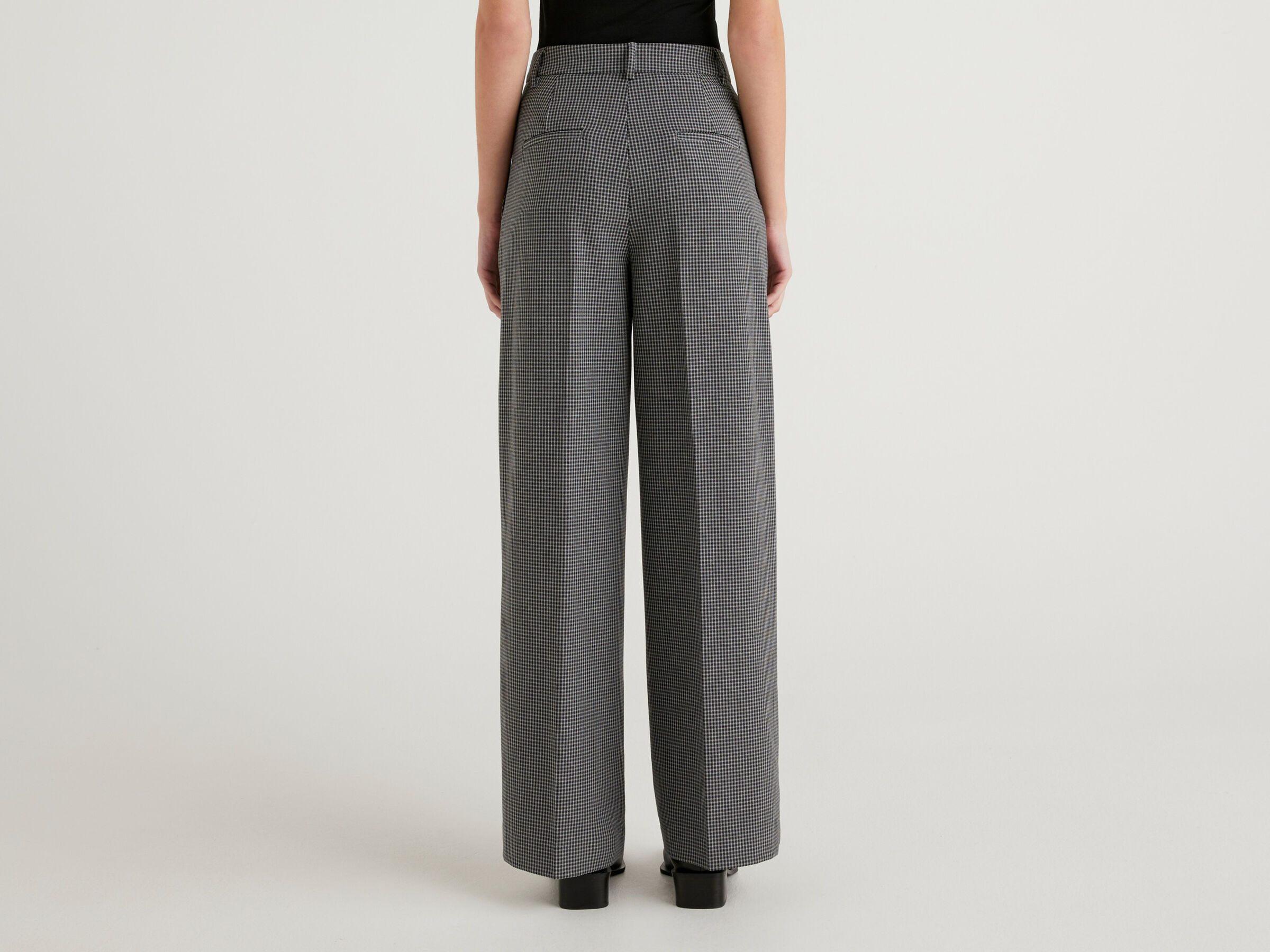 Flowy trousers with wide leg image number 2