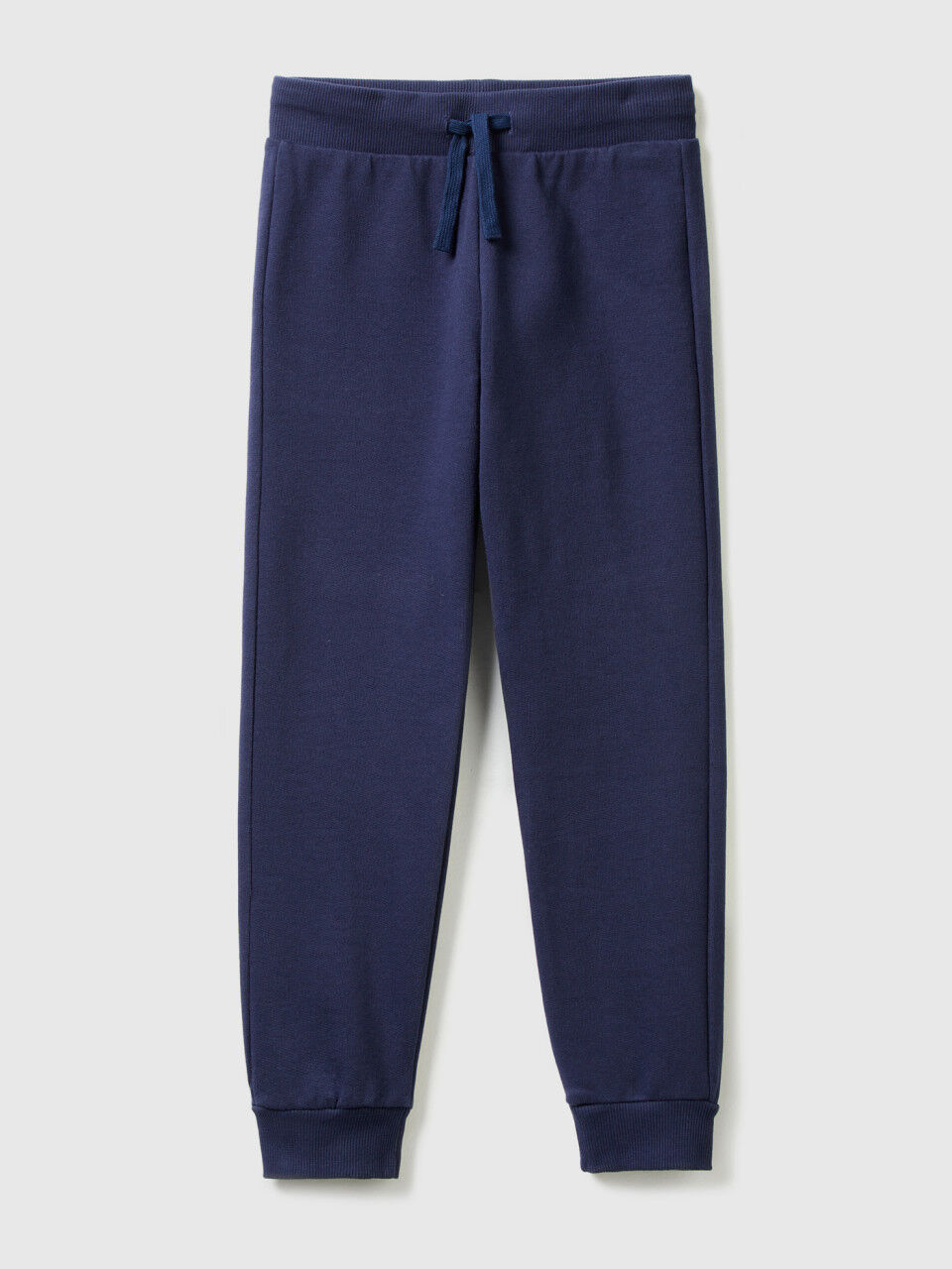 Sporty trousers with drawstring