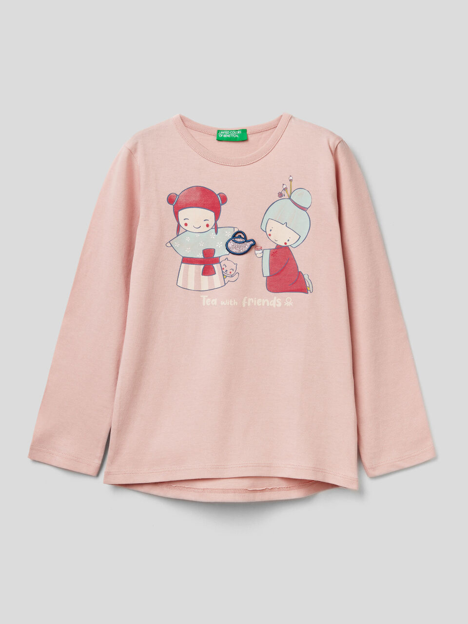 T-shirt with Japanese designs and patches image number 1