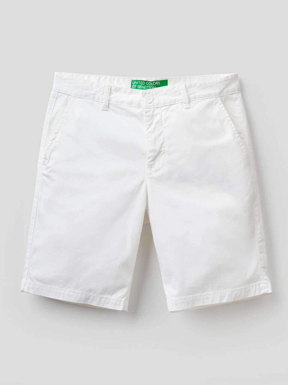 Chino bermudas in stretch cotton image number 1