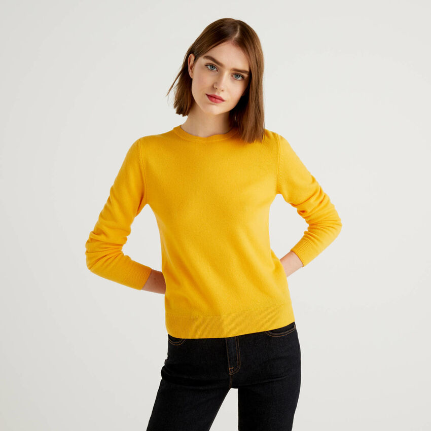 Yellow crew neck sweater in Merino wool