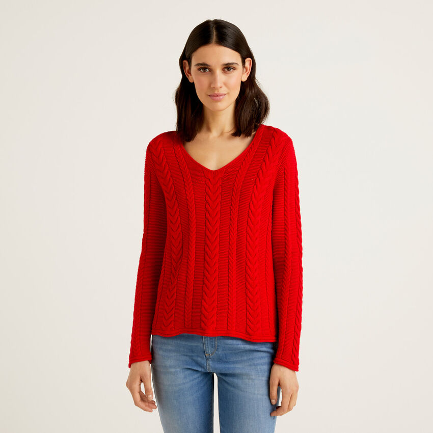 Cable knit sweater in pure cotton