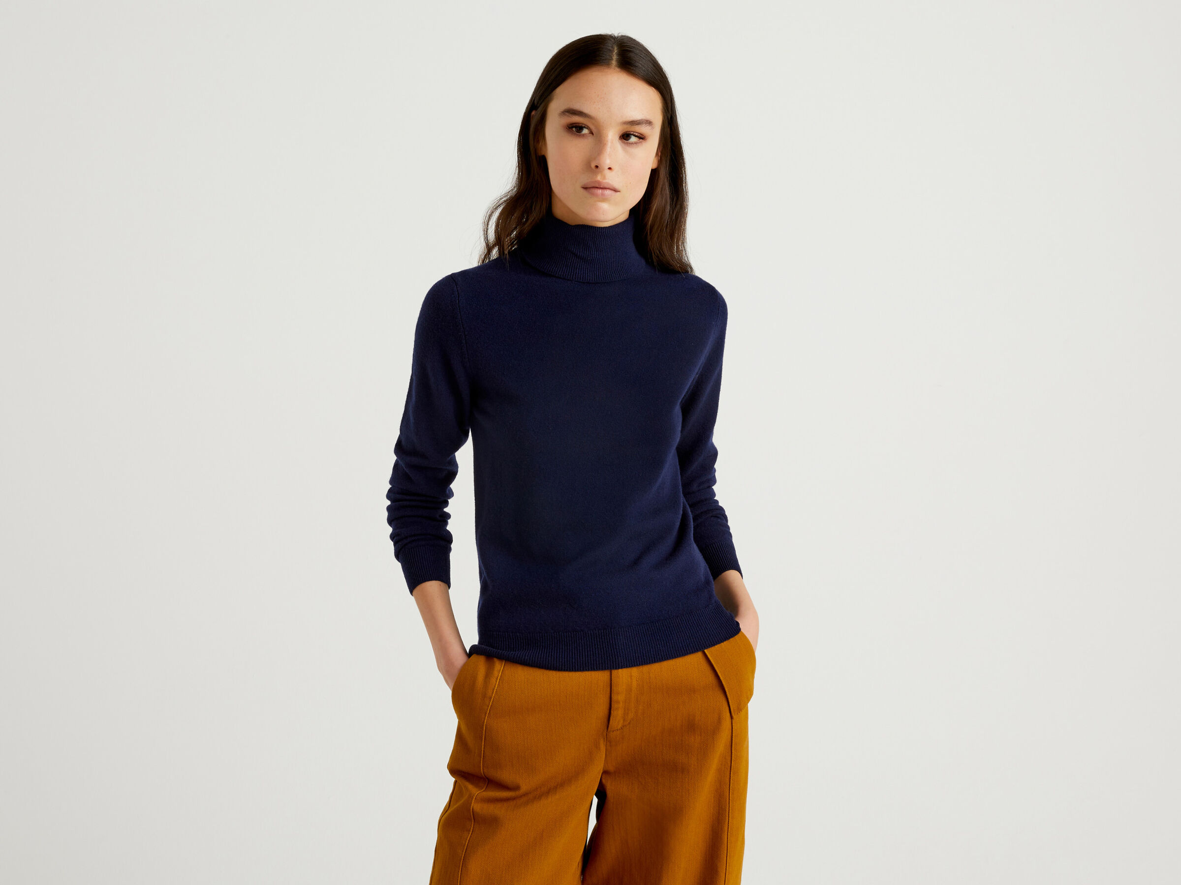 dark blue turtleneck outfit