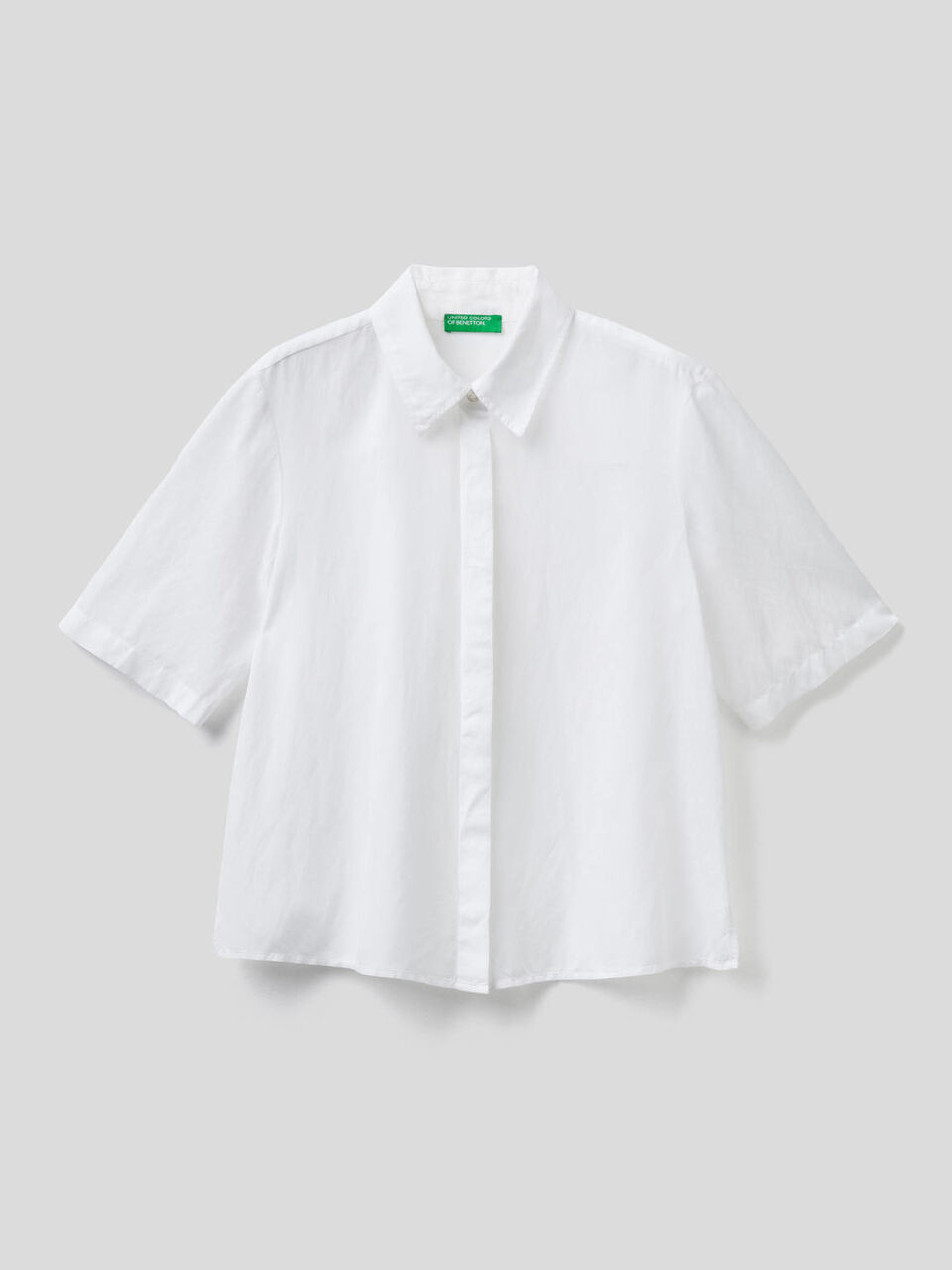 Light short sleeve shirt image number 1