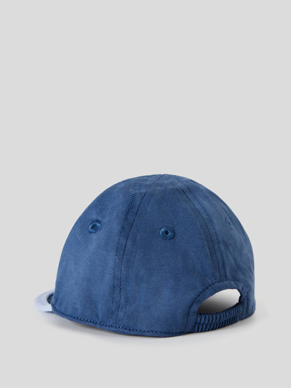 Cap with visor image number 2