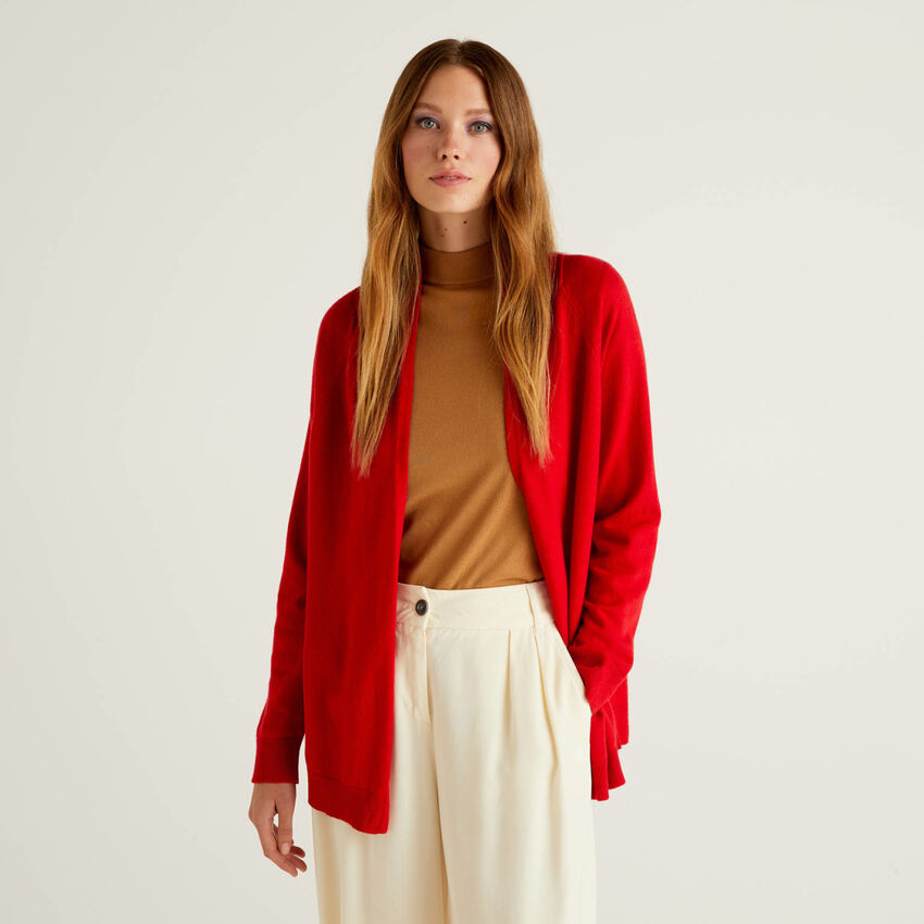 Red cardigan with pleat on the back