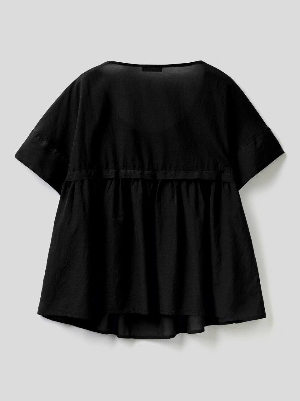 Light blouse with maxi frill image number 2