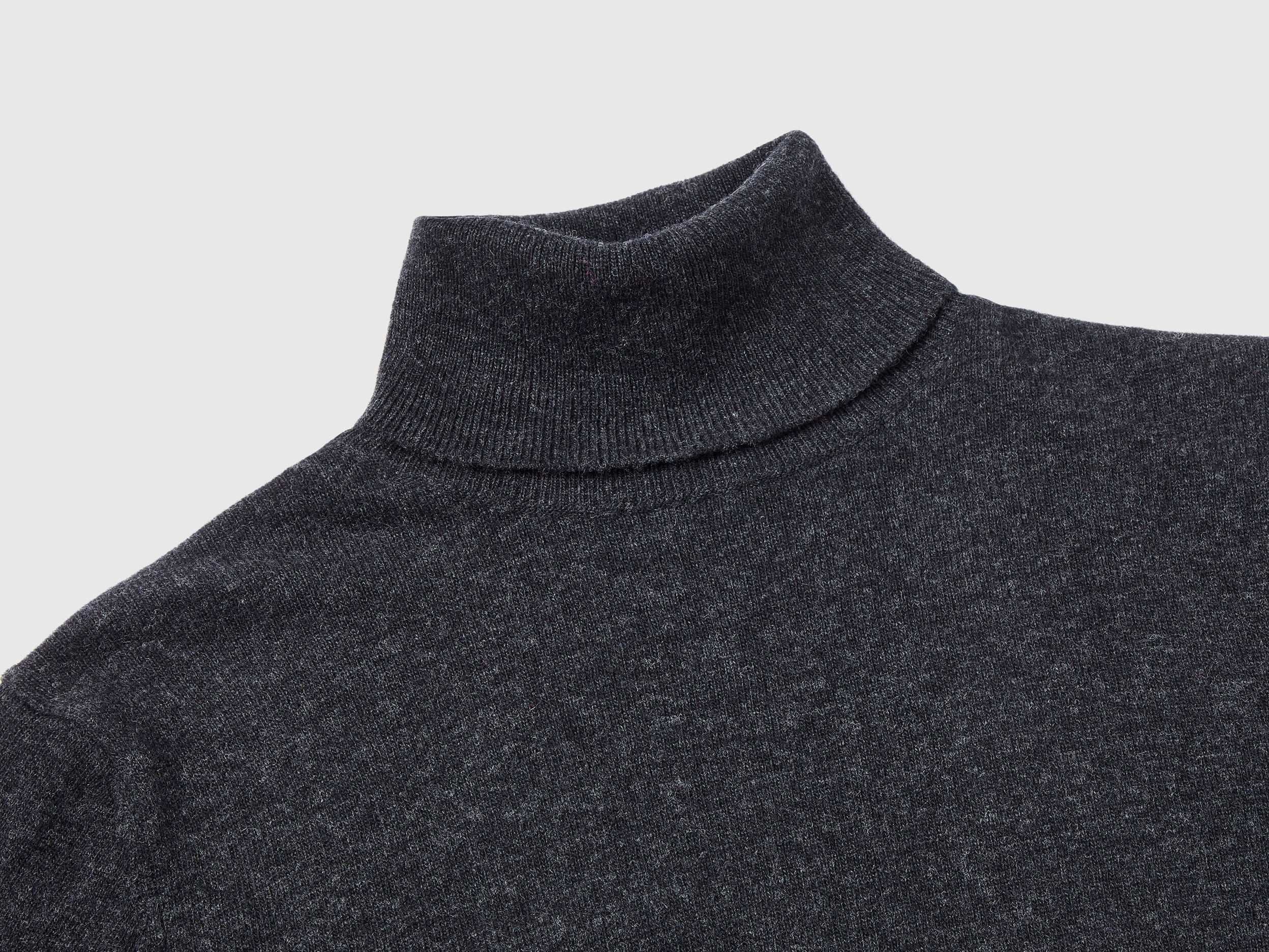 Charcoal gray turtleneck sweater hotsell