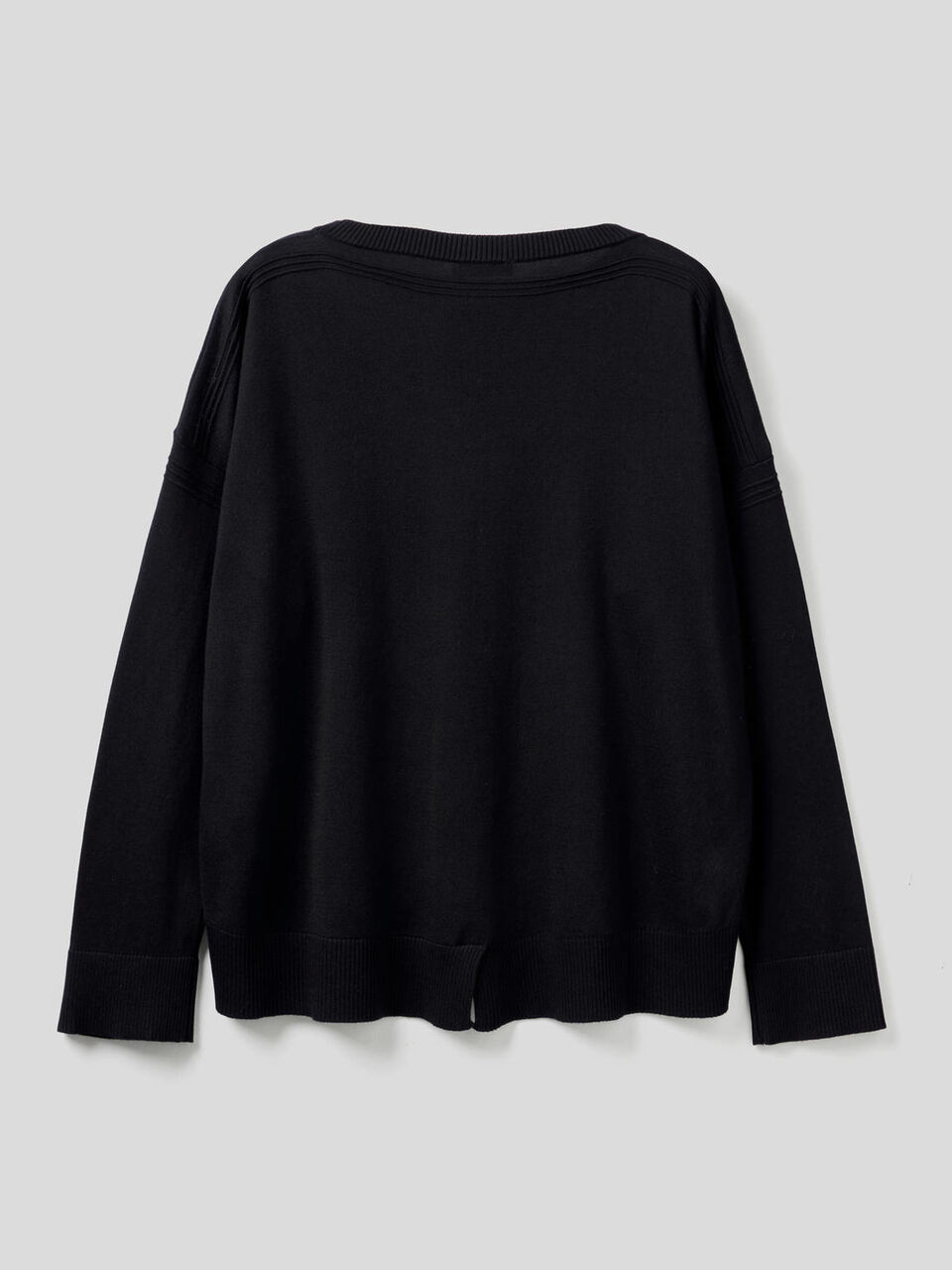 Sweater with slit on the back image number null