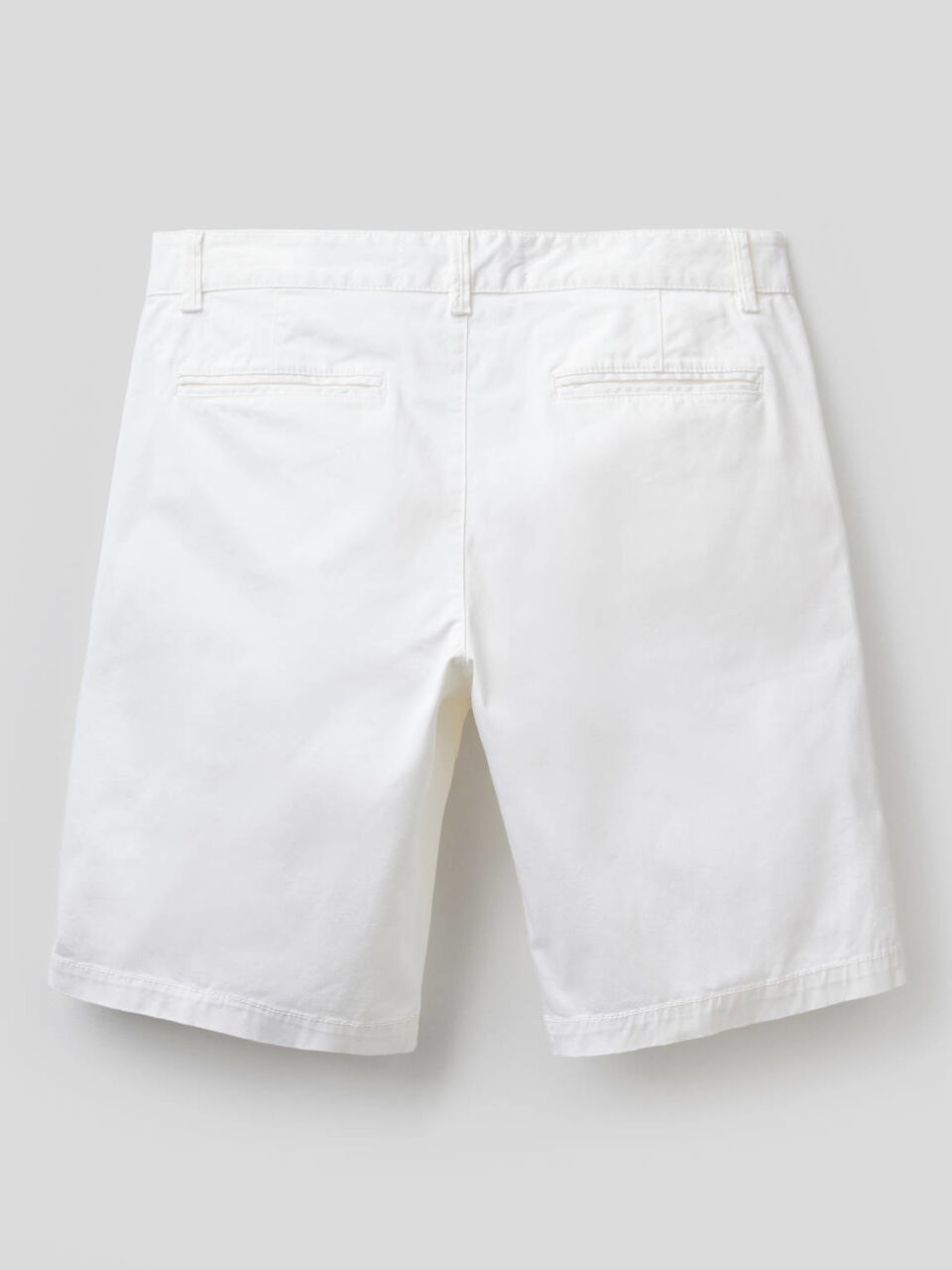 Chino bermudas in stretch cotton image number 2