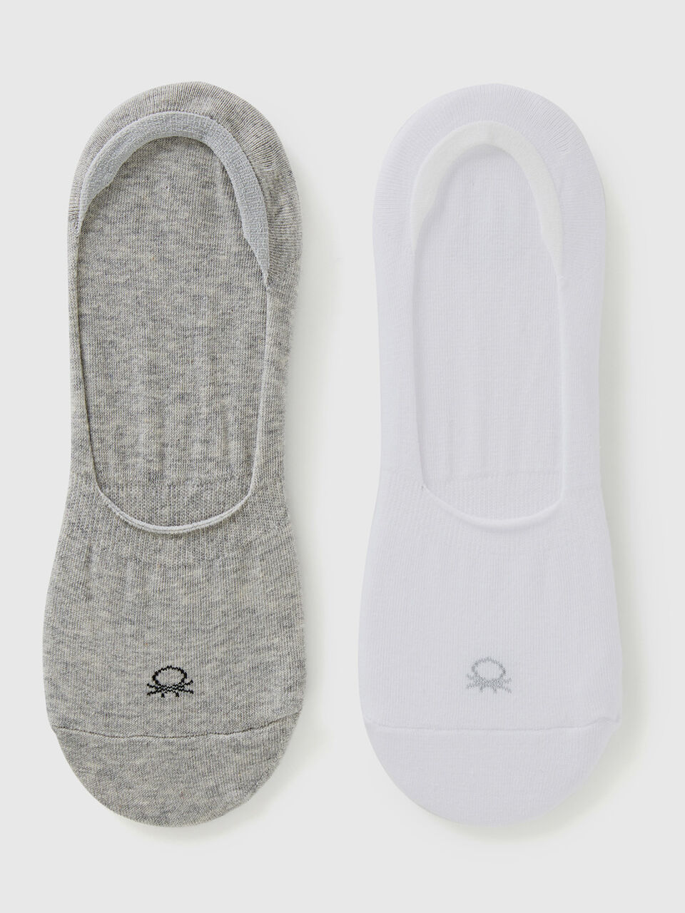 Two pairs of solid color ankle socks image number 1
