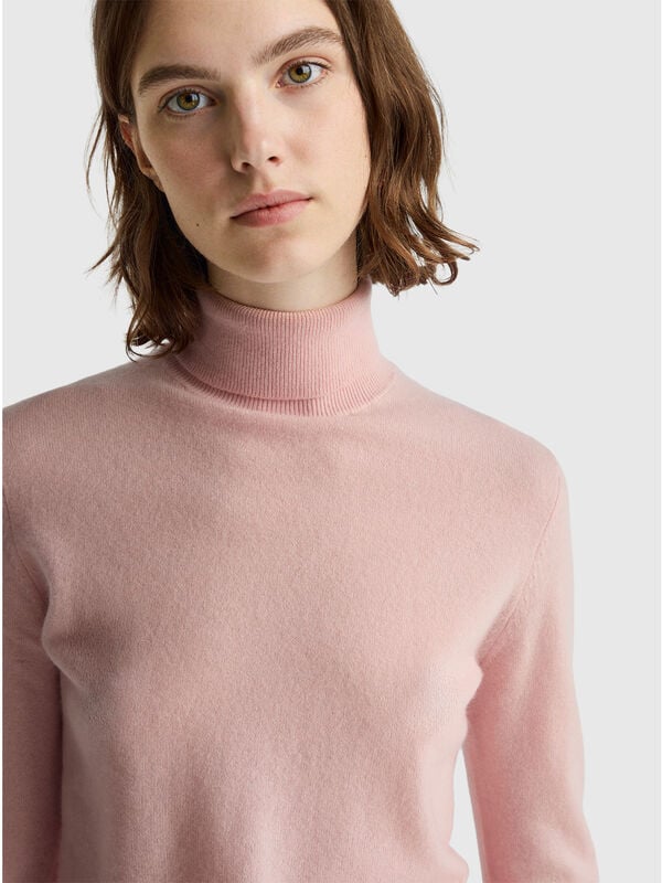 Powder pink turtleneck sweater in pure Merino wool Women