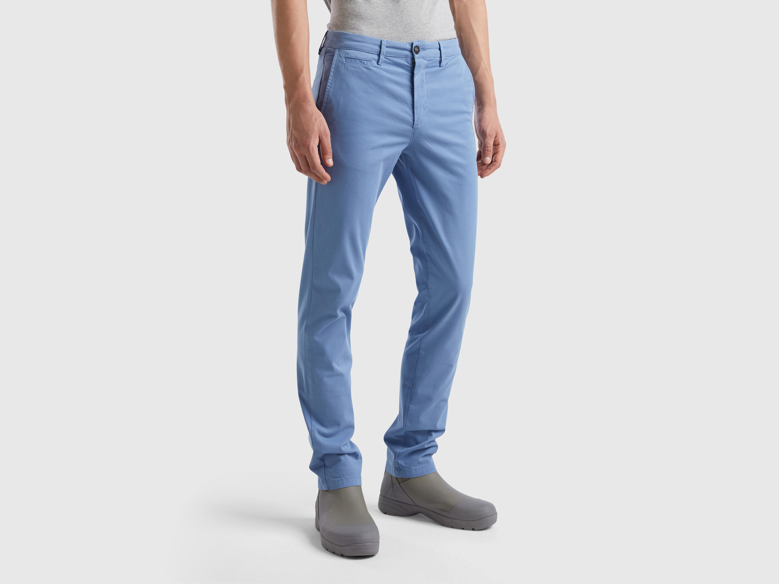 Chinos blue top