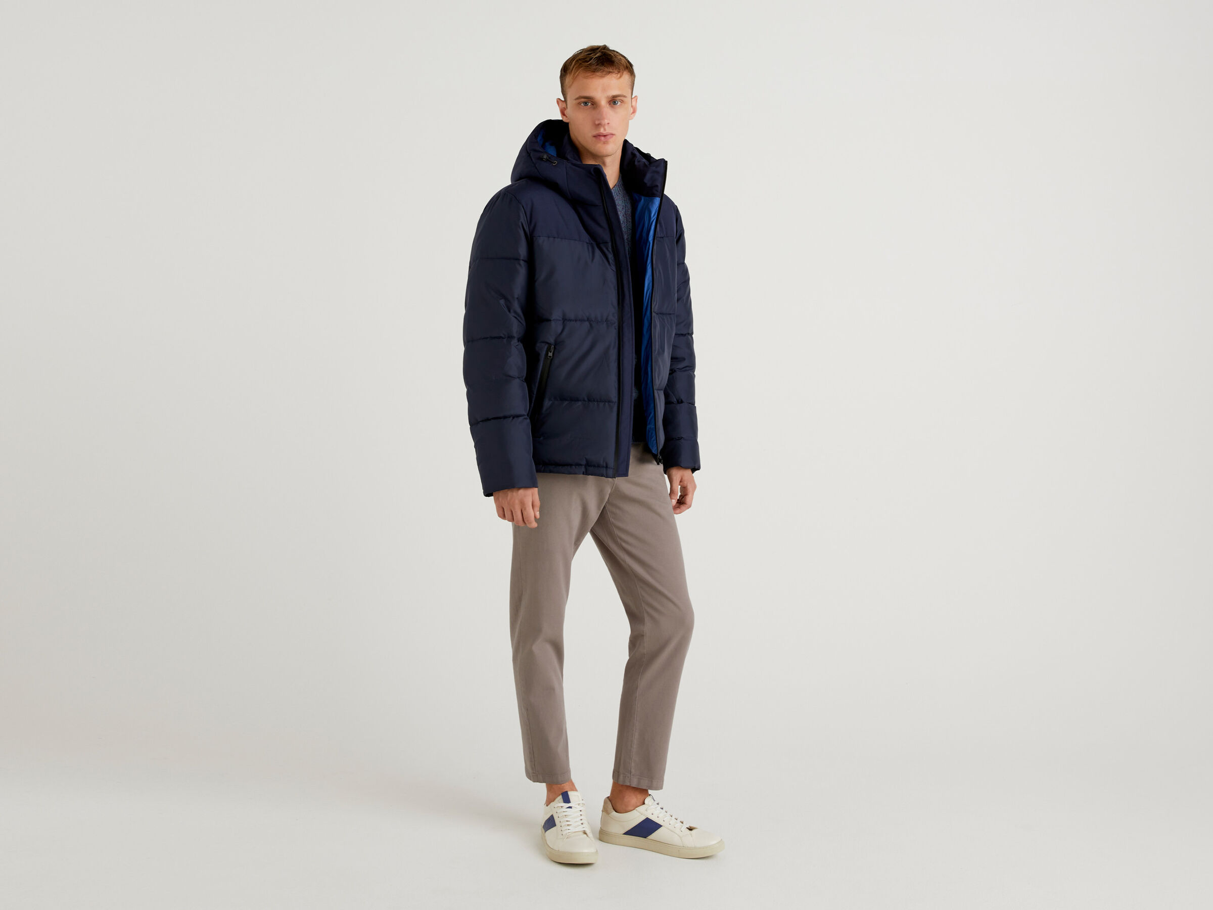Puffer jacket with hood image number 3