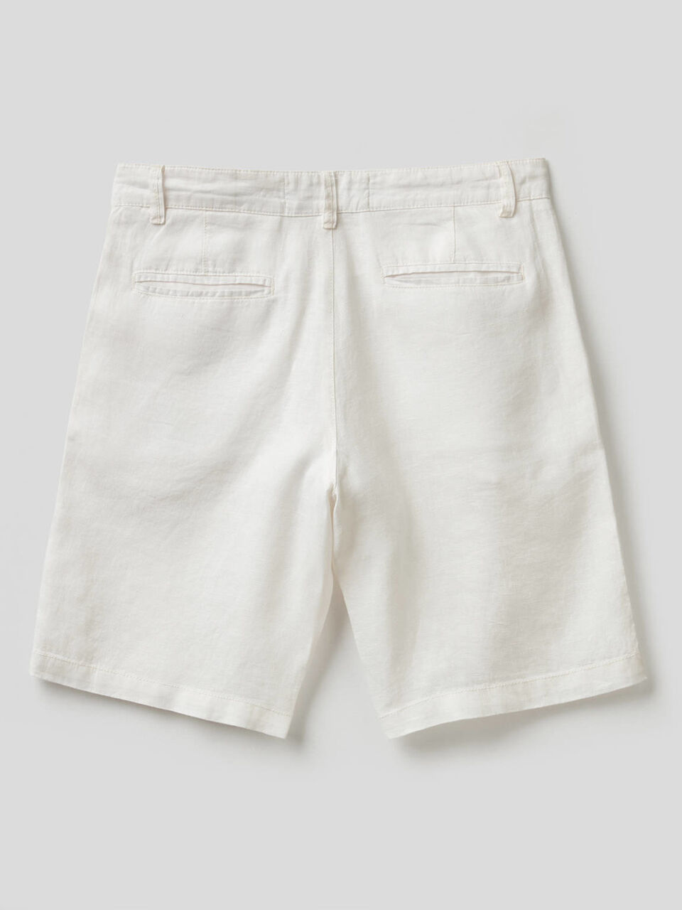 Bermudas in pure linen image number 2