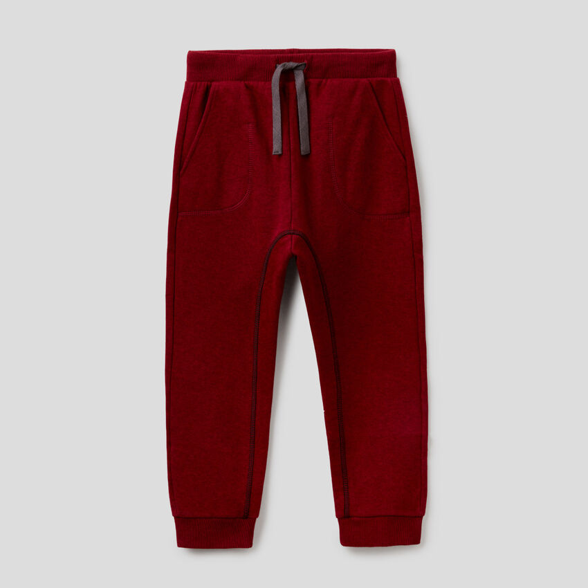 Sweatpants with visible seam