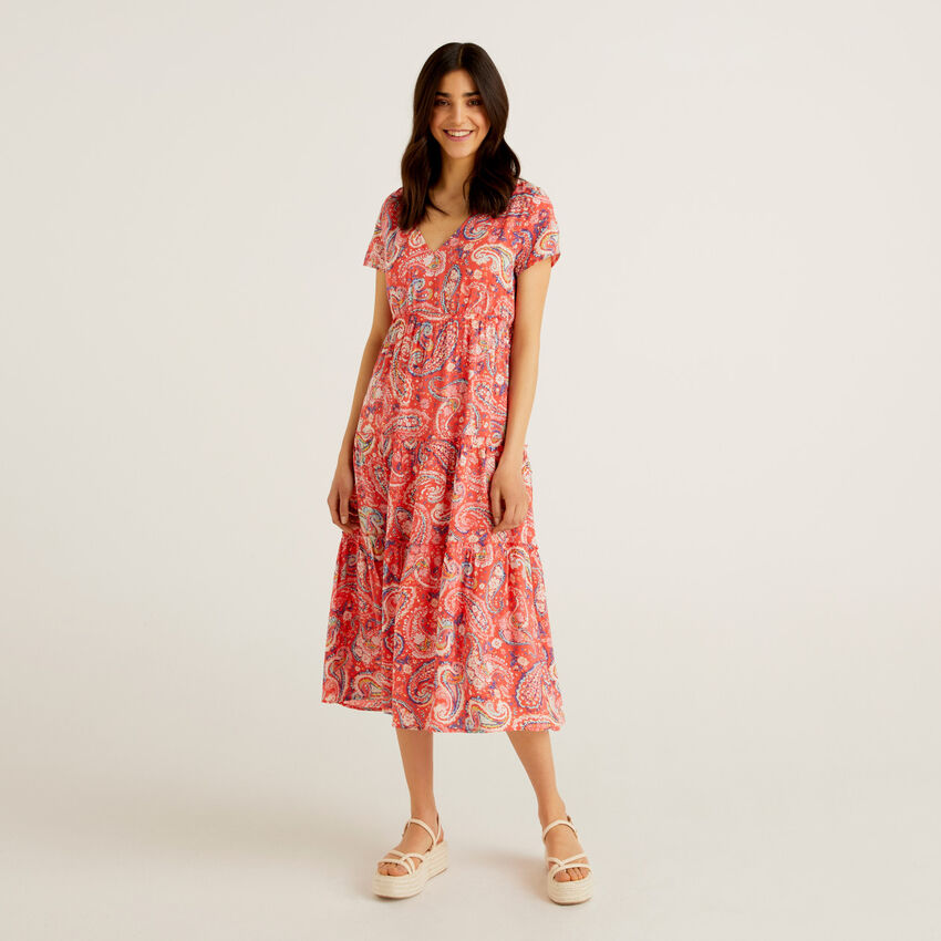 Patterned dress in sustainable viscose