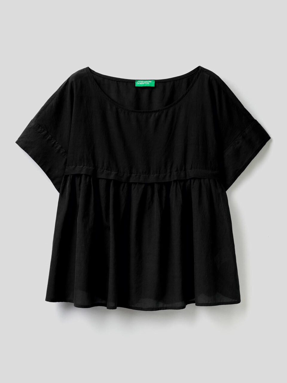 Light blouse with maxi frill image number 1