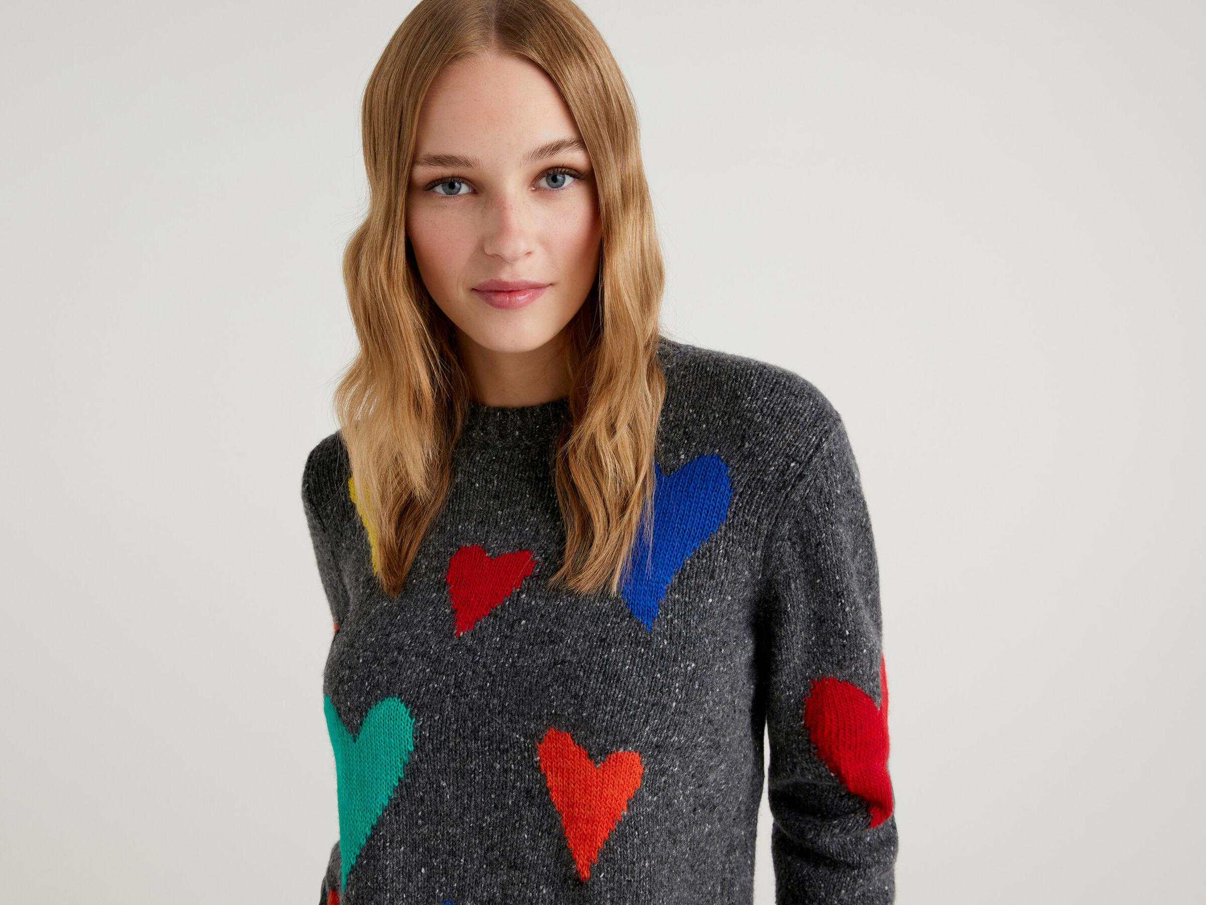 JCCxUCB sweater with hearts image number 4