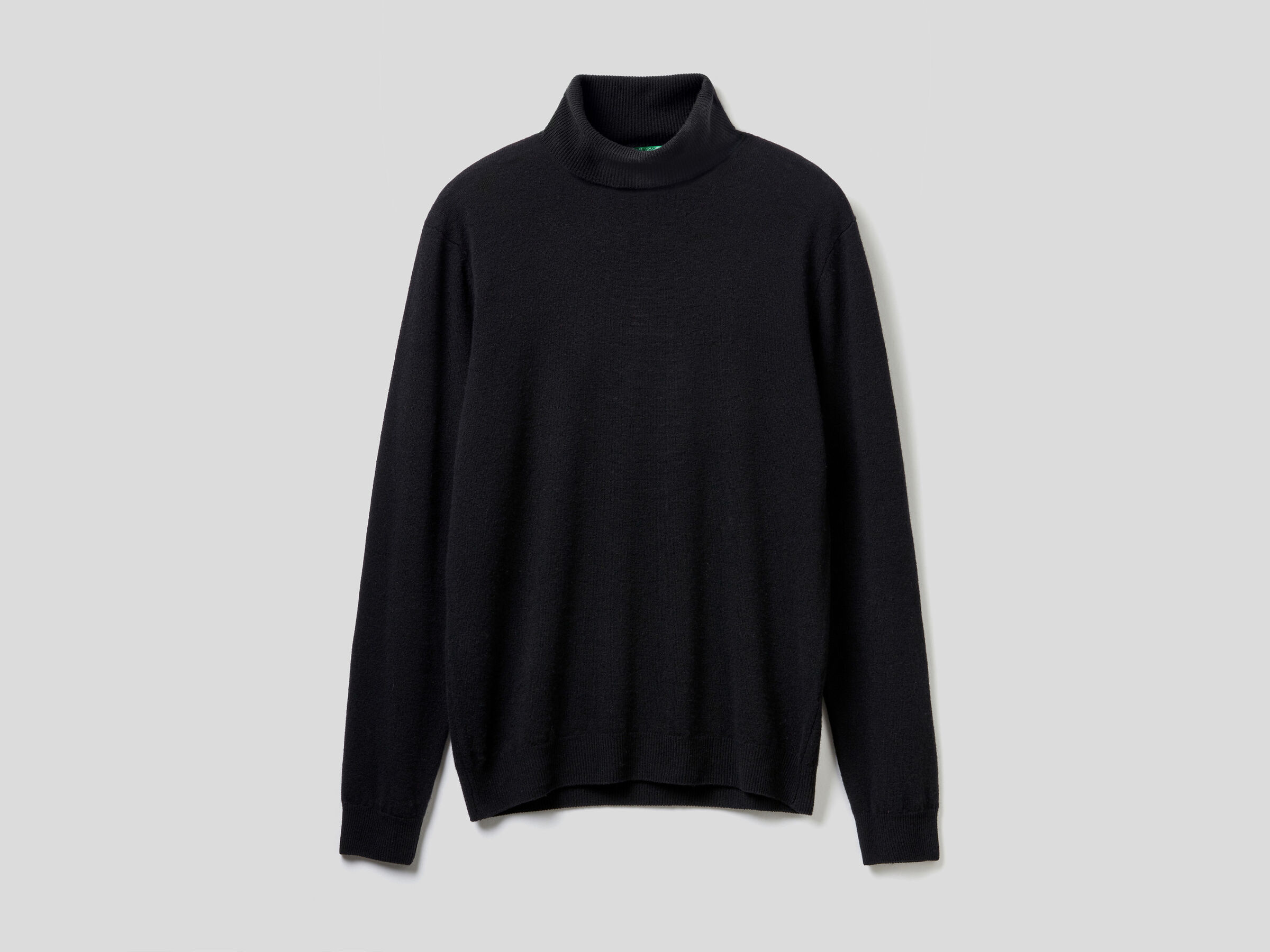 Turtleneck in pure virgin wool image number 5