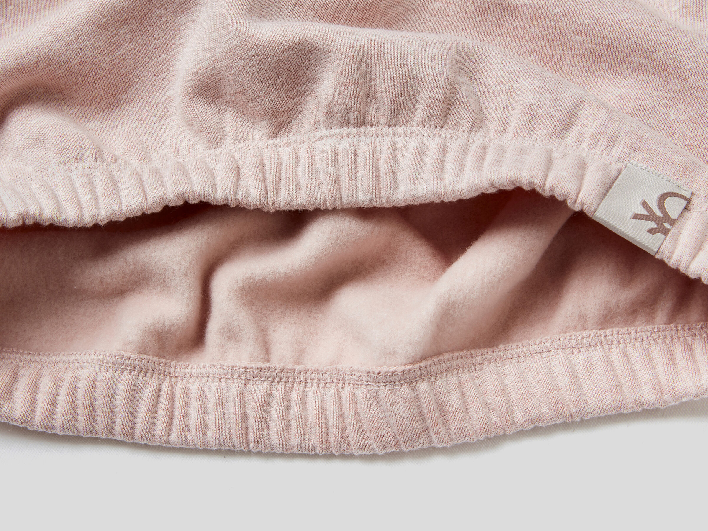 Warm sweatshirt in recycled fabric image number 2