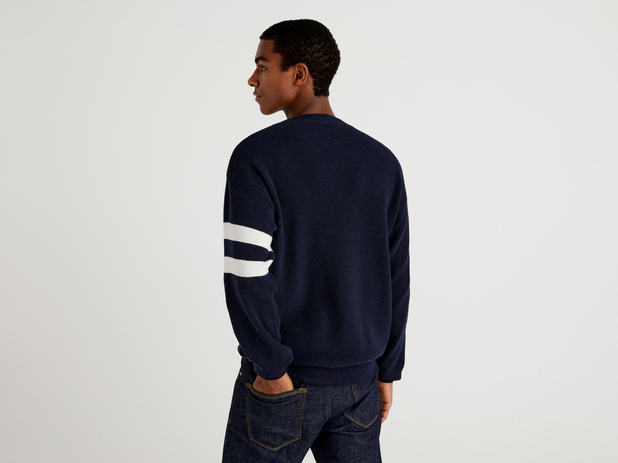 Sweater in cashmere and wool blend image number 2